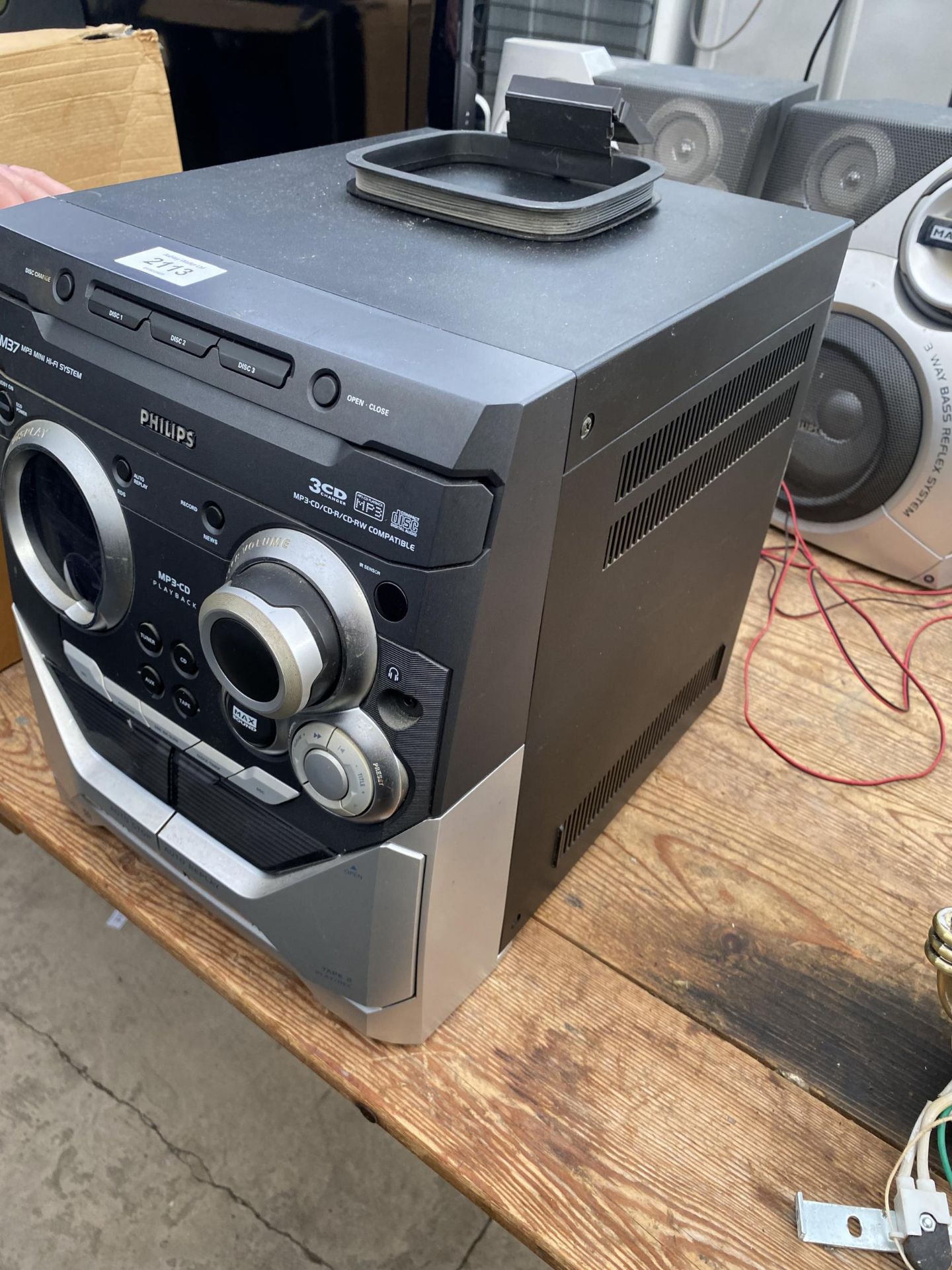 A PHILIPS STEREO SYSTEM WITH TWO SPEAKERS - Image 3 of 3