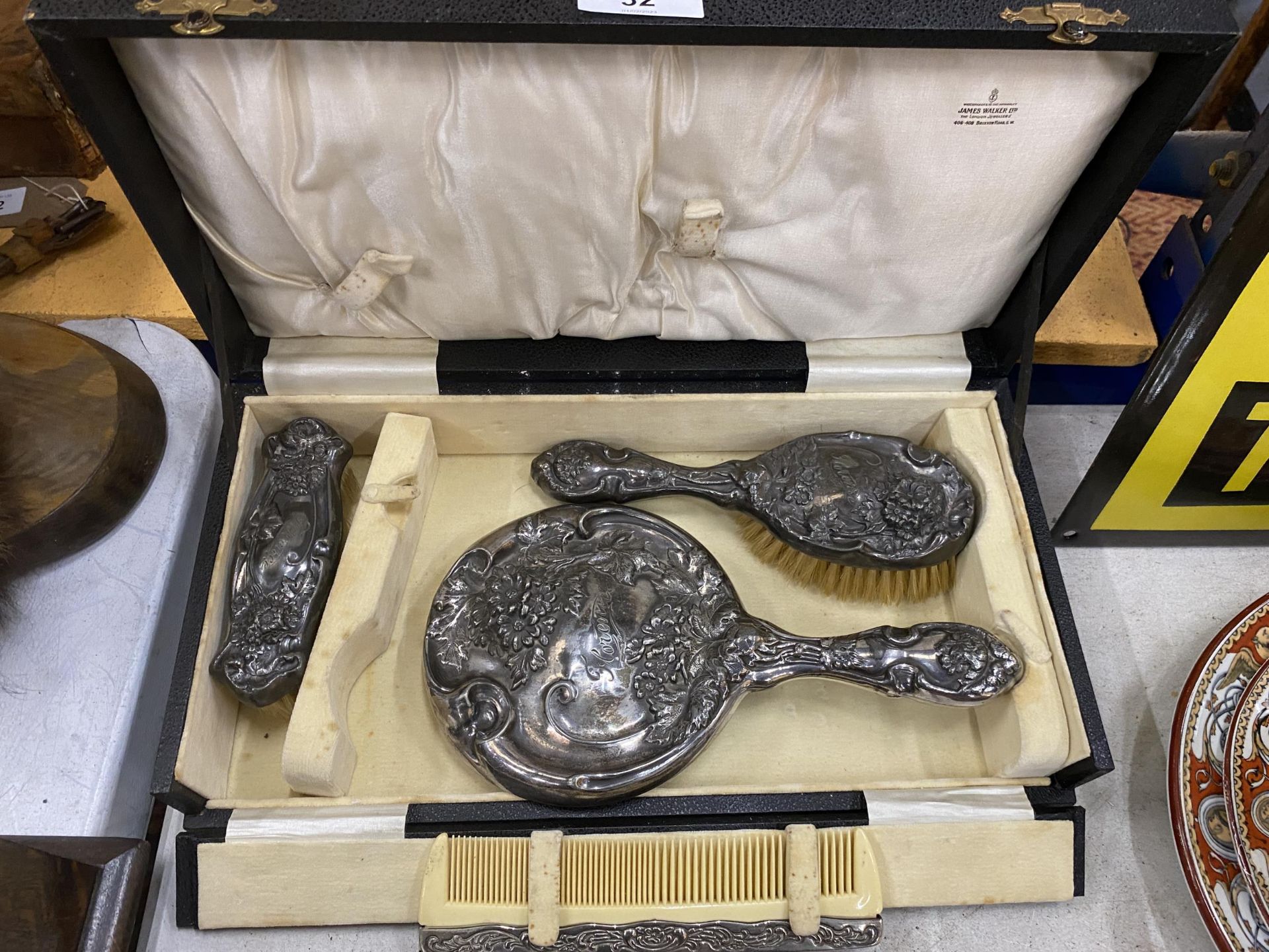 A CASED HOPE SILVER CO SILVER BACKED DRESSING TABLE SET - Image 2 of 4