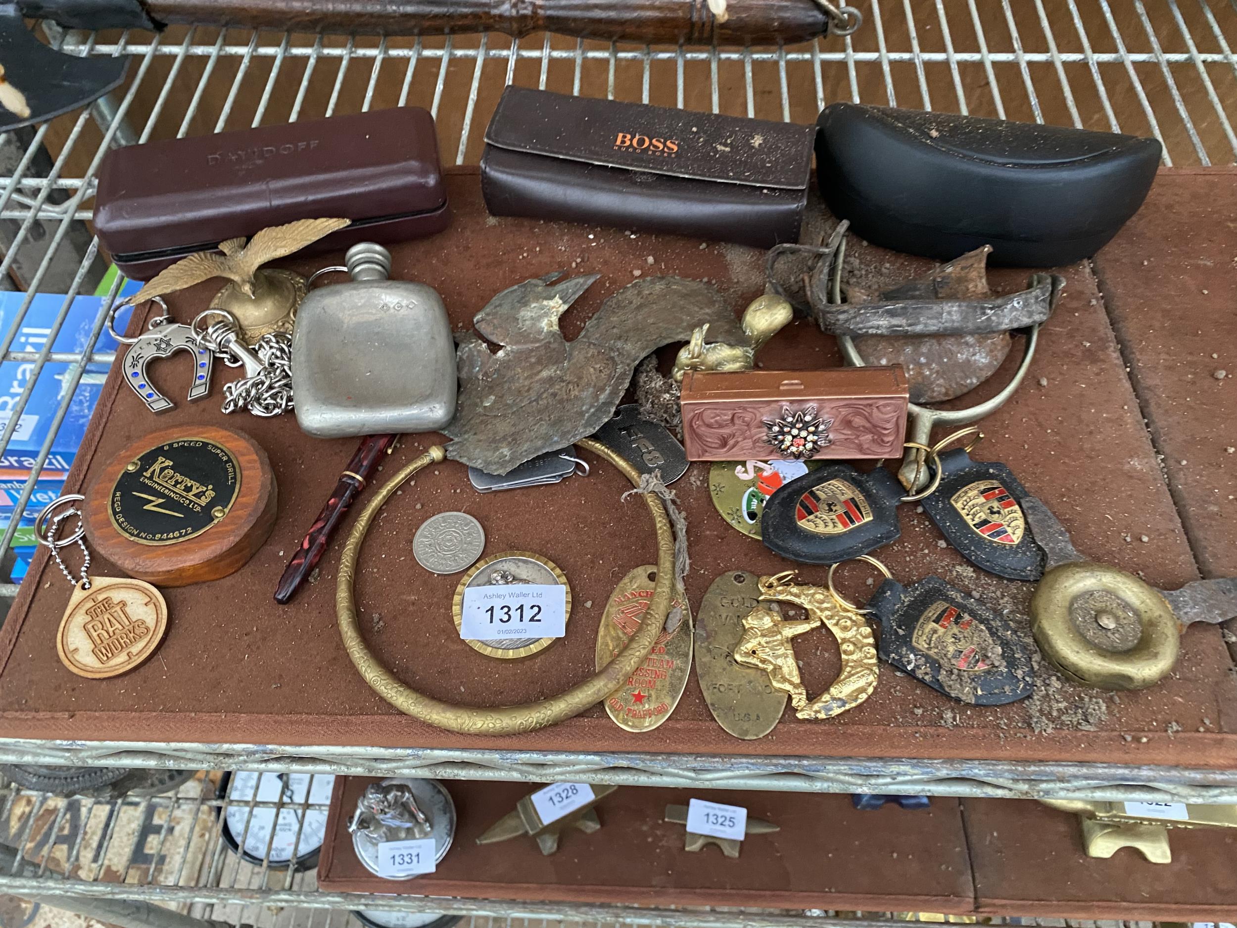 AN ASSORTMENT OF ITEMS TO INCLUDE A BRASS EAGLE, SUNGLASSES CASES AND KEY RINGS ETC