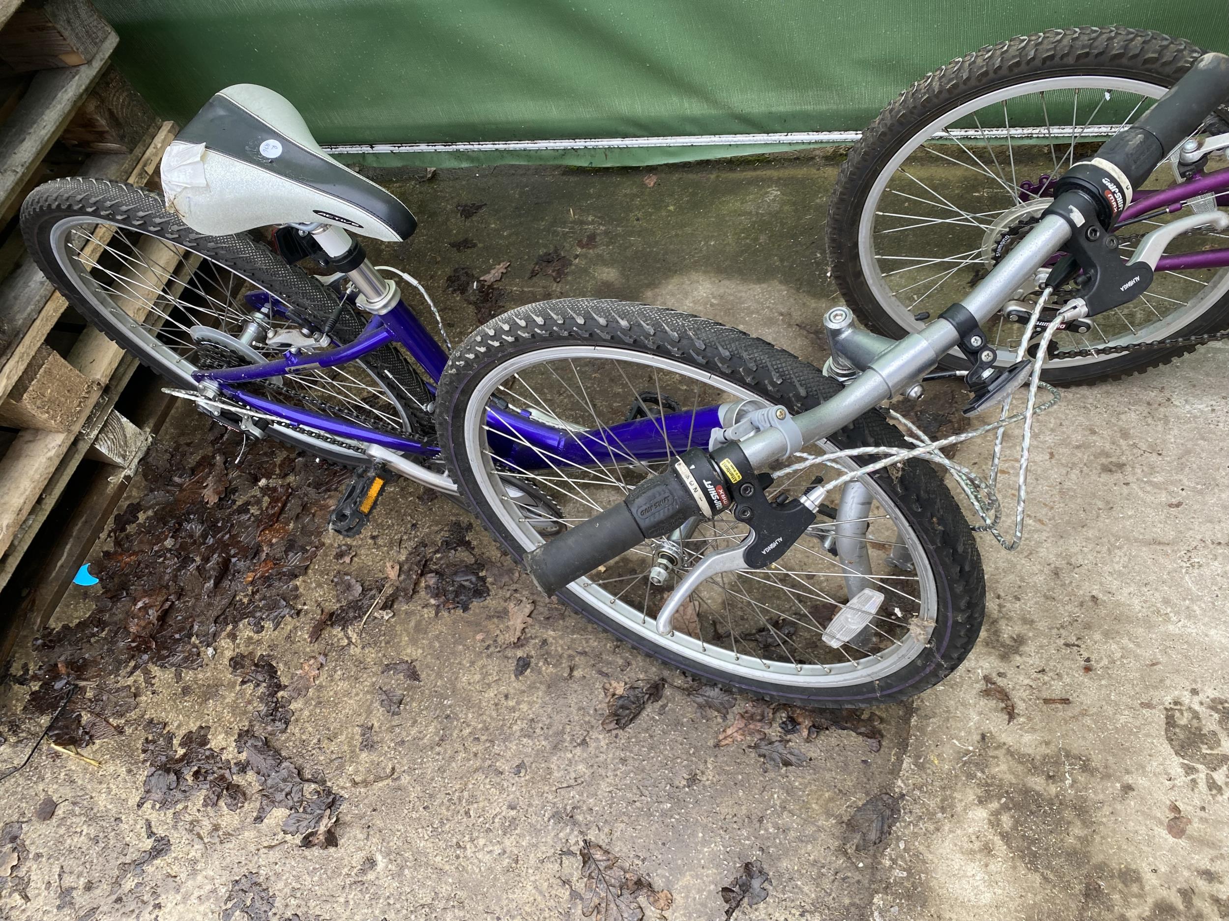 A CHILDS BARRACUDA BIKE AND AFURTHER CHIDS BIKE LACKING HANDLEBARS - Image 5 of 6