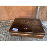 A VINTAGE COPPER COVERED WOODEN STORAGE BOX WITH PLUSH LINING