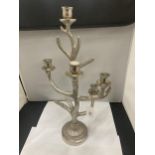 A METAL FIVE BRANCH CANDLEABRA IN THE FORM OF AN ANTLER HEIGHT APPROX 52CM