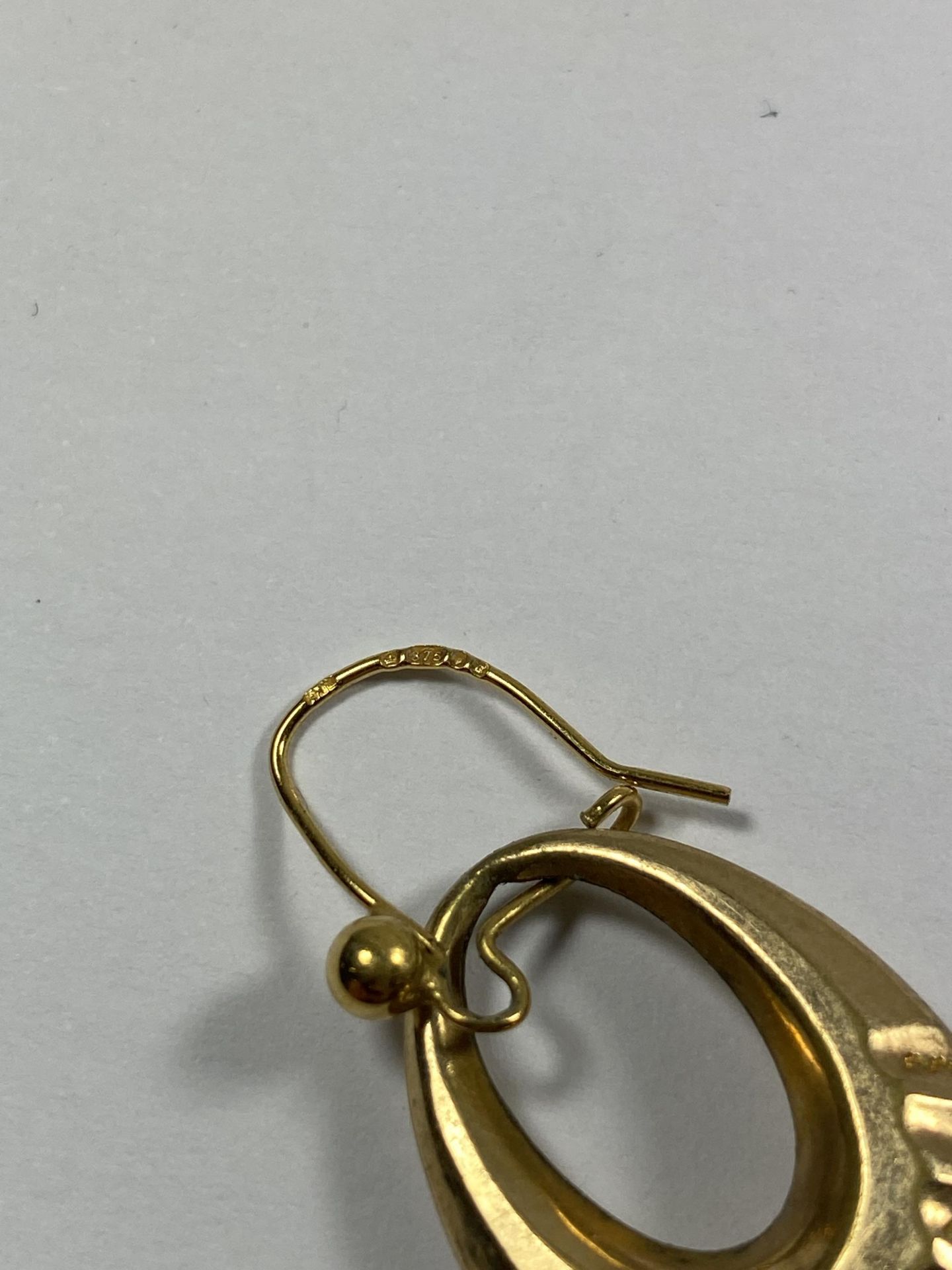 TWO PAIRS OF VINTAGE 9CT YELLOW GOLD EARRINGS, TOTAL WEIGHT 4.99G - Image 3 of 3