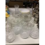 A QUANTITY OF GLASSWARE TO INCLUDE MAINLY BOWLS