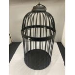 A METAL BIRD CAGE HEIGHT APPROX 40CM