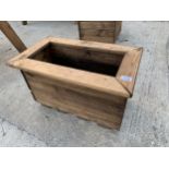 AN EX DISPLAY CHARLES TAYLOR SMALL GARDEN PLANTER *PLEASE NOTE VAT TO BE CHARGED ON THIS ITEM*