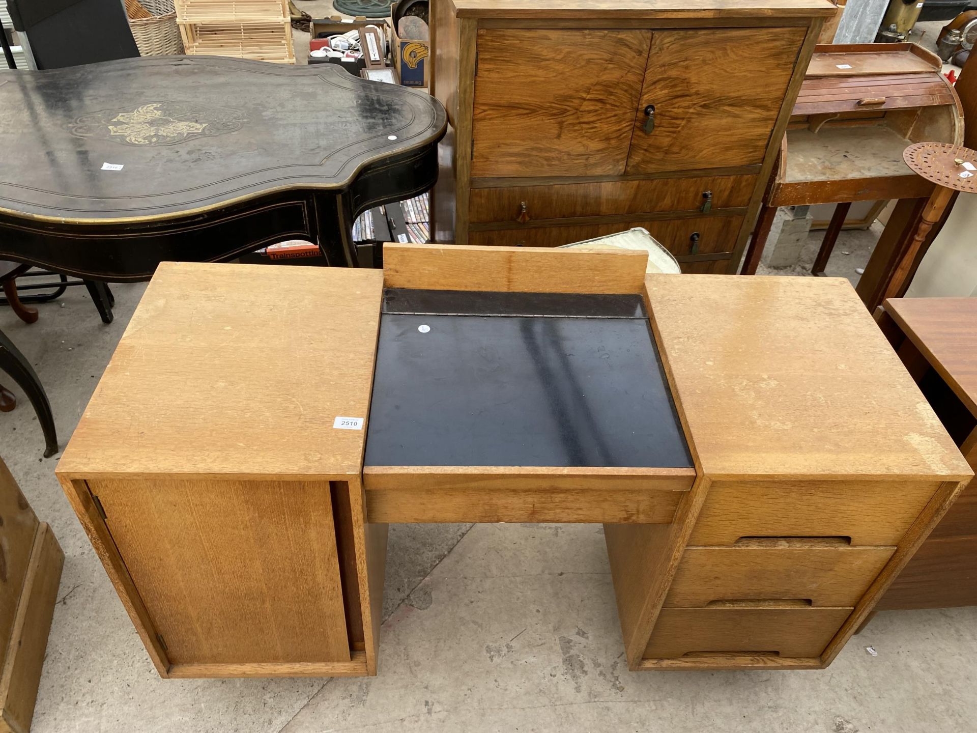 A LIGHT OAK 'STAG' DRESSING TABLE WITH MIRRORED LIFT-UP CENTRE SECTION, 48" WIDE - Image 2 of 5