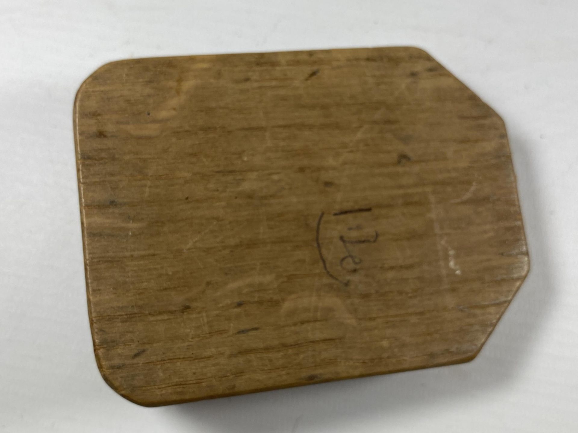 A ROBERT THOMPSON OF KILBURN, 1960'S MOUSEMAN ASHTRAY, LENGTH 10.5CM - Image 4 of 4