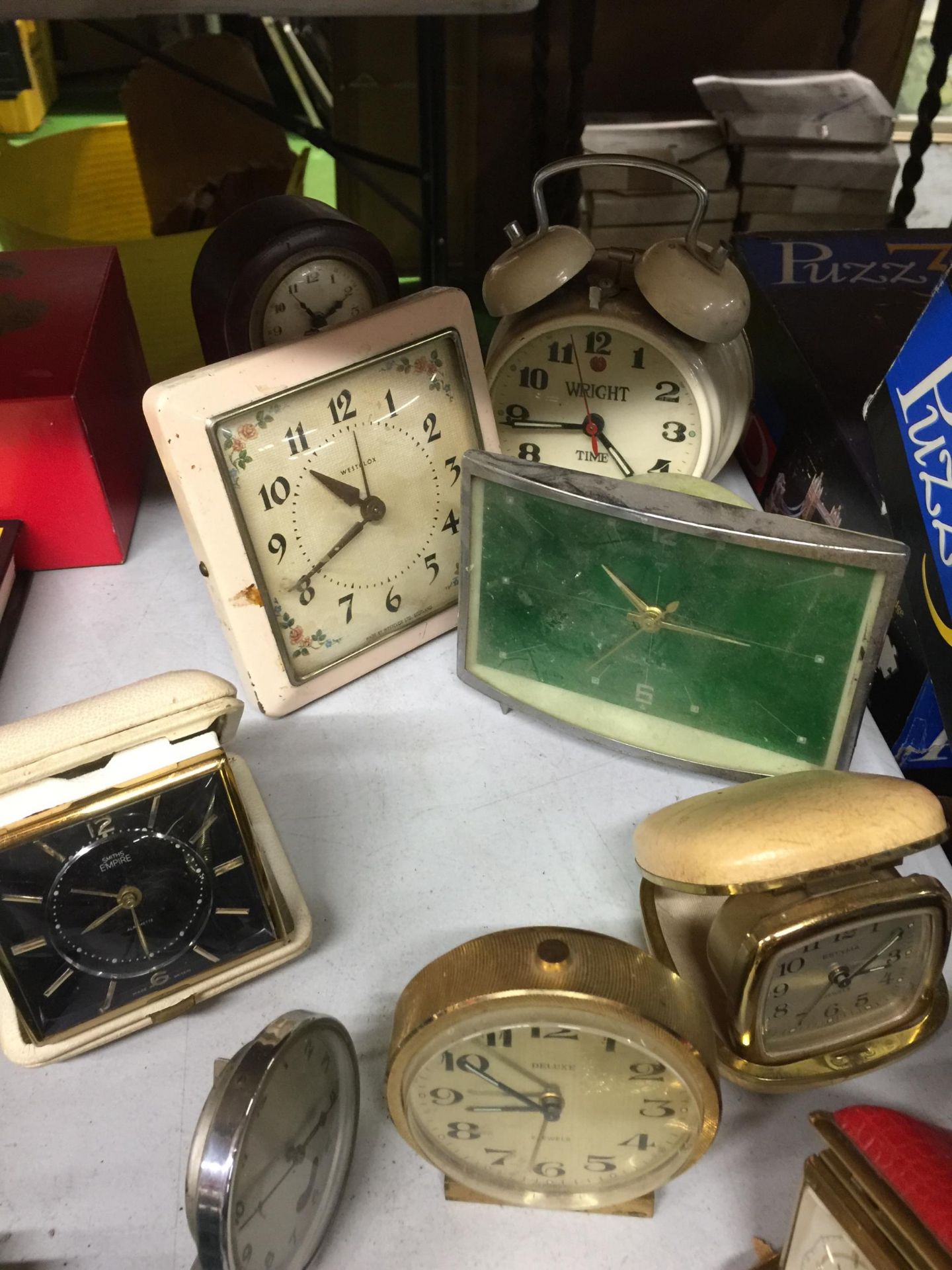 A COLLECTION OF VINTAGE CLOCKS TO INCLUDE WRIGHT TIME, ESTYMA, SMITHS EMPIRE, ETC., TOGETHER WITH - Image 2 of 3