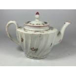 A 19TH CENTURY NEW HALL PORCELAIN TEAPOT WITH FLORAL DESIGN, HEIGHT 16CM