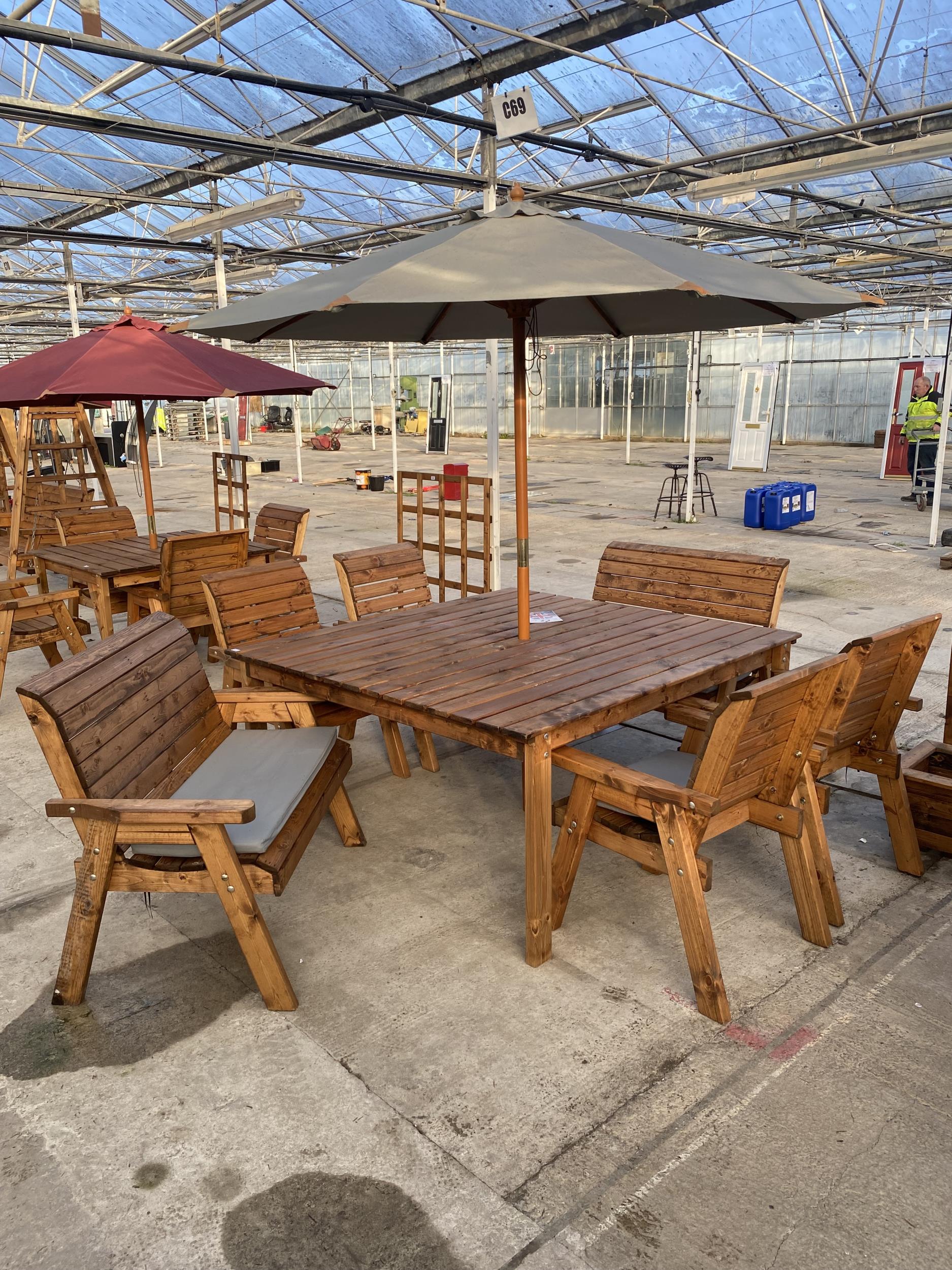 AN AS NEW EX DISPLAY CHARLES TAYLOR PATIO FURNITURE SET COMPRISING OF A LARGE SQUARE TABLE, FOUR - Image 5 of 5