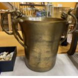 A MONKEY DESIGN TWIN HANDLED ICE / CHAMPAGNE BUCKET, HEIGHT 28CM
