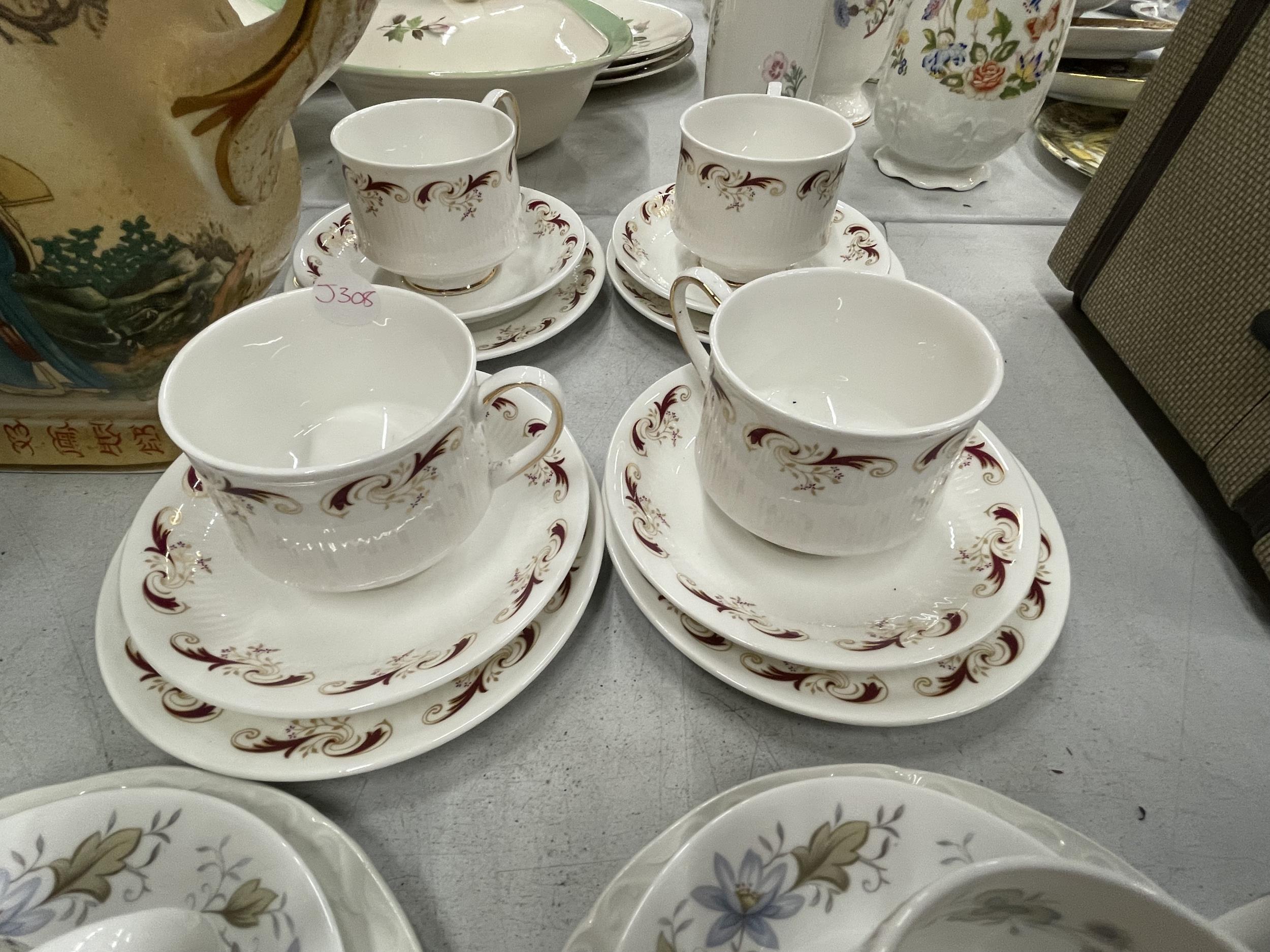 A QUANTITY OF CHINA CUPS, SAUCERS, PLATES AND SUGAR BOWL TO INCLUDE RIDGWAY 'MELISANDE' - Image 4 of 5