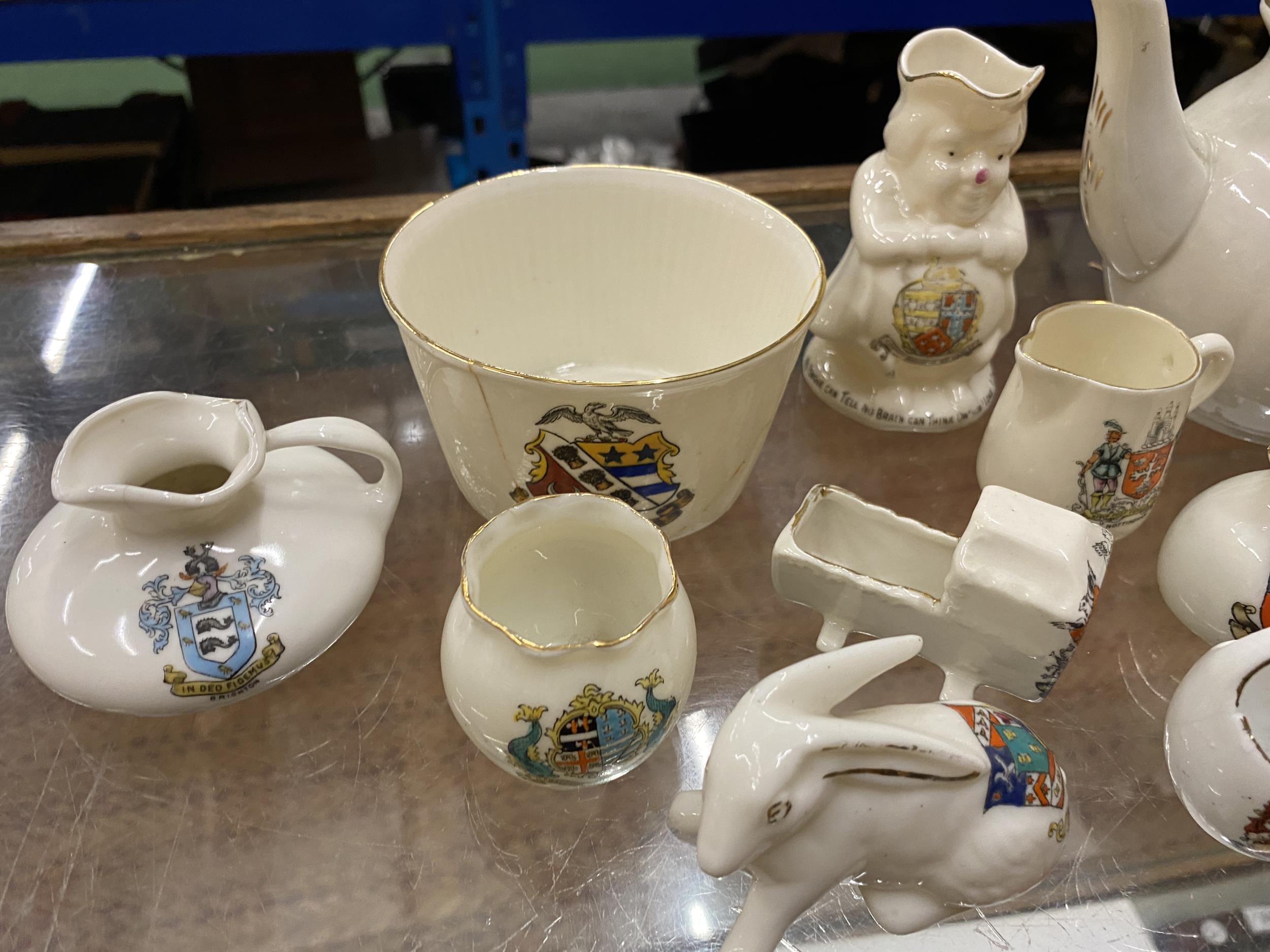 A MIXED LOT OF CRESTED WARE CHINA, SOME A/F - Image 2 of 3