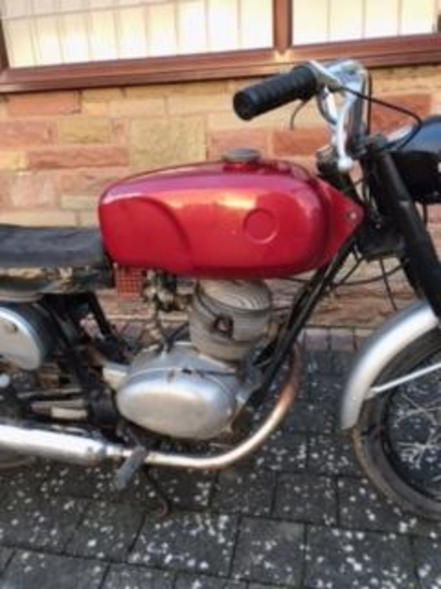 A 1966 GILERA 124, OHV 4 SPEED, PROJECT, STARTED AND RUN UP TO TEMPERATURE LAST WEEK. NO KNOCKS, - Image 3 of 7