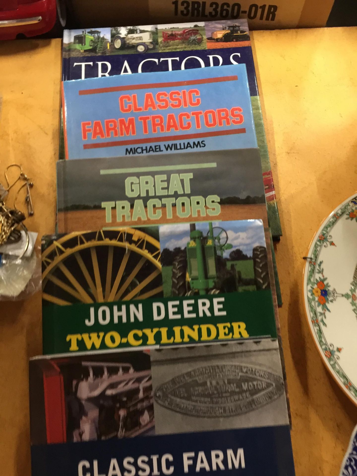 A QUANTITY OF TRACTOR BOOKS IN HARDBACK - Image 2 of 3