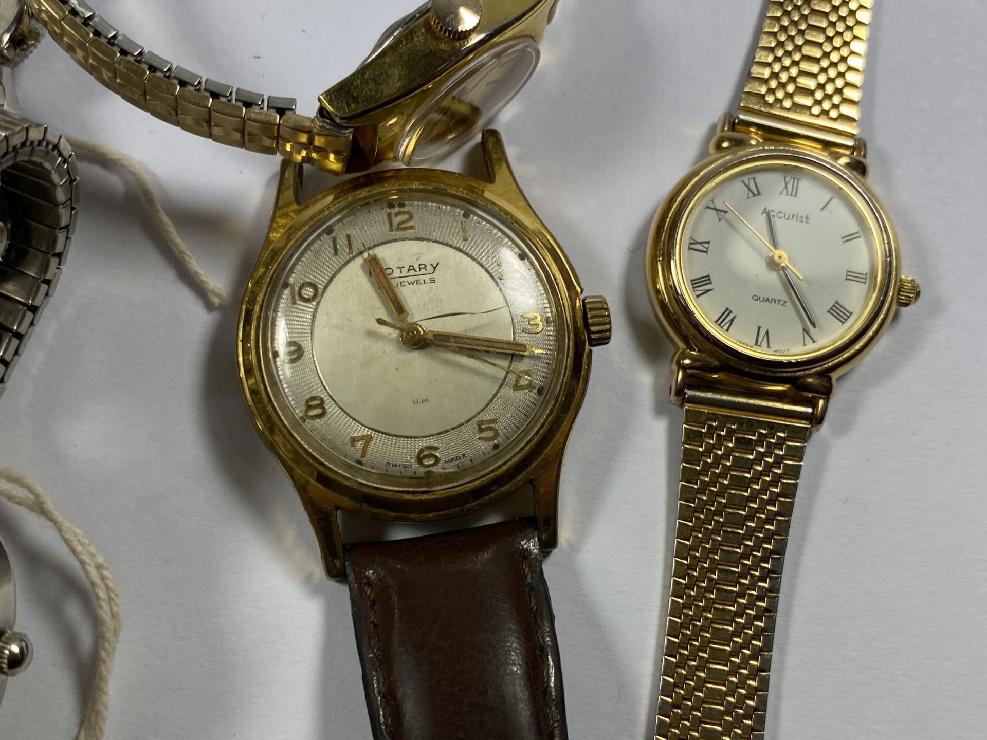 A MIXED GROUP OF VINTAGE WATCHES TO INCLUDE SERVICES, ROTARY ETC - Bild 2 aus 3