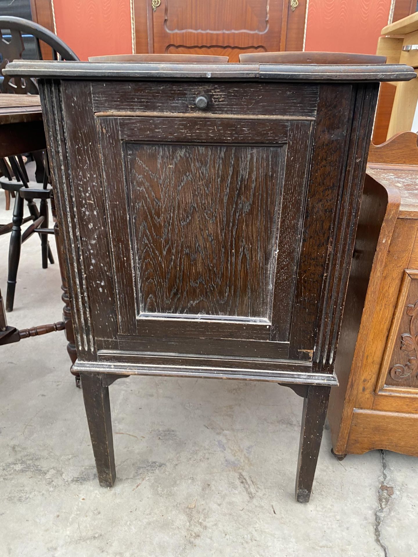 AN OAK 'BARKINGSIDE, EAST-LIGHT' FILING CABINET - Image 2 of 6