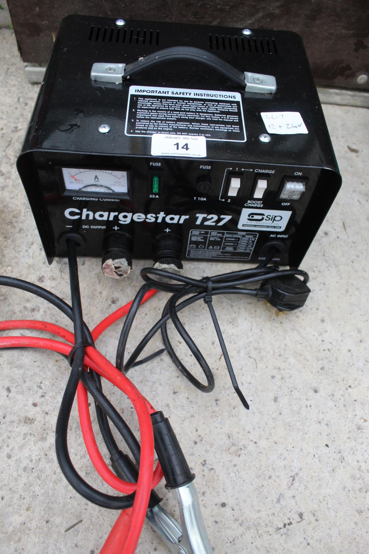 A CHARGESTAR 12+24V BATTERY CHARGER NO VAT