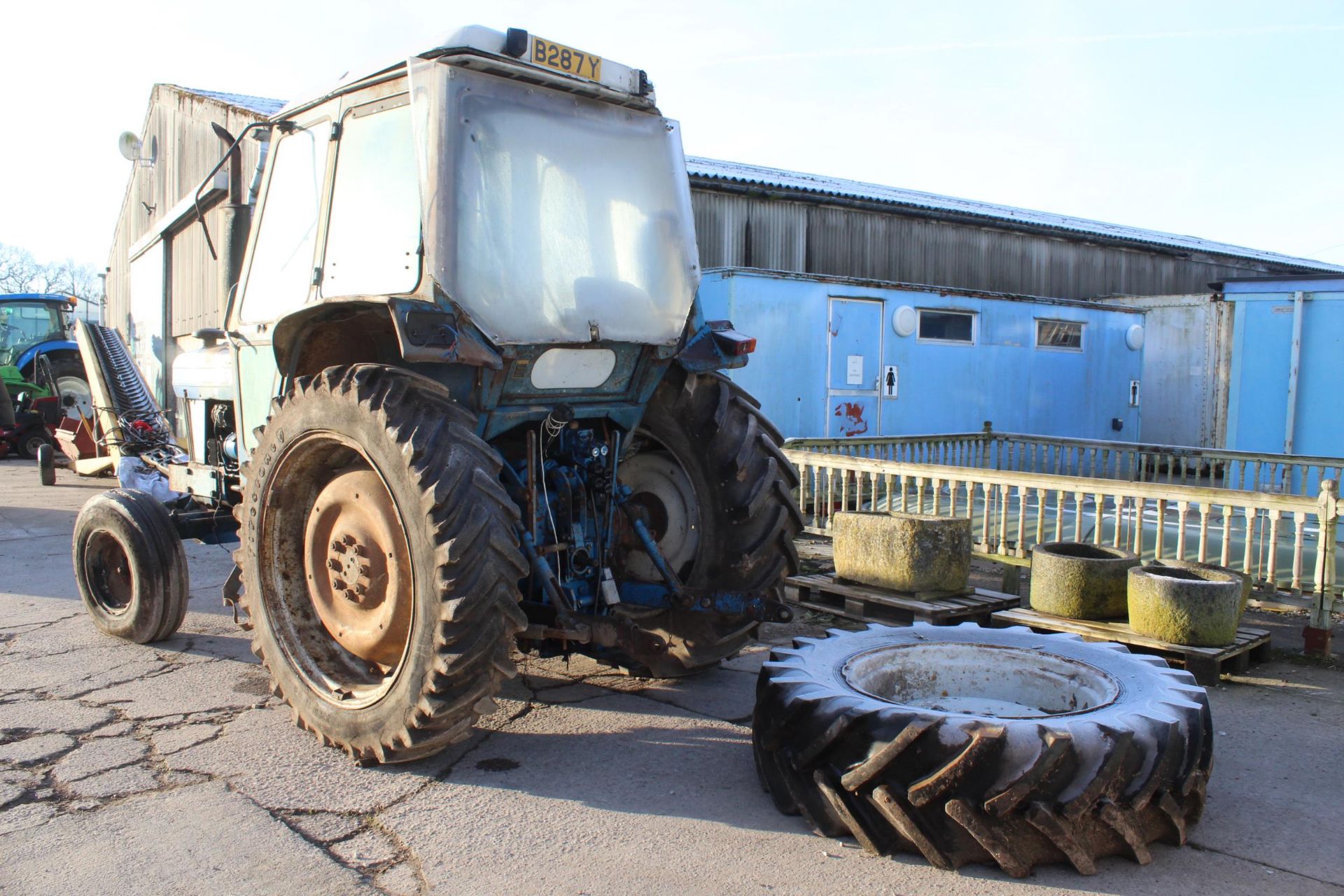 A FORD 6610 2 WHEEL DRIVE TRACTOR B287 YMA FIRST REG 04/01/85 WITH LOG BOOK WITH SPARE REAR - Image 5 of 5