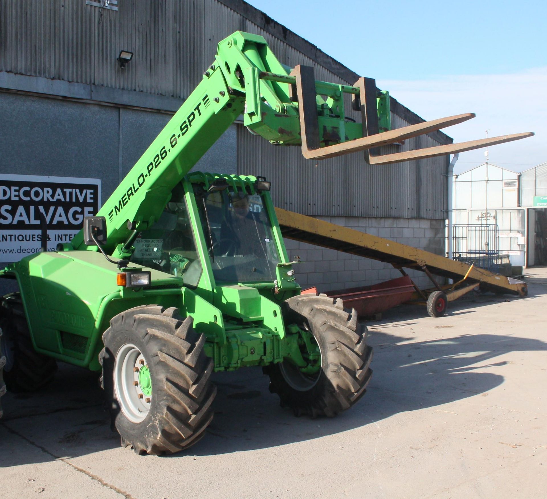 A MERLO P26.6-SPT PANORAMIC TELEPORTER FIRST REGISTERED WITH A 51 PLATE RECENT NEW TYRES WITH PALLET - Image 4 of 4