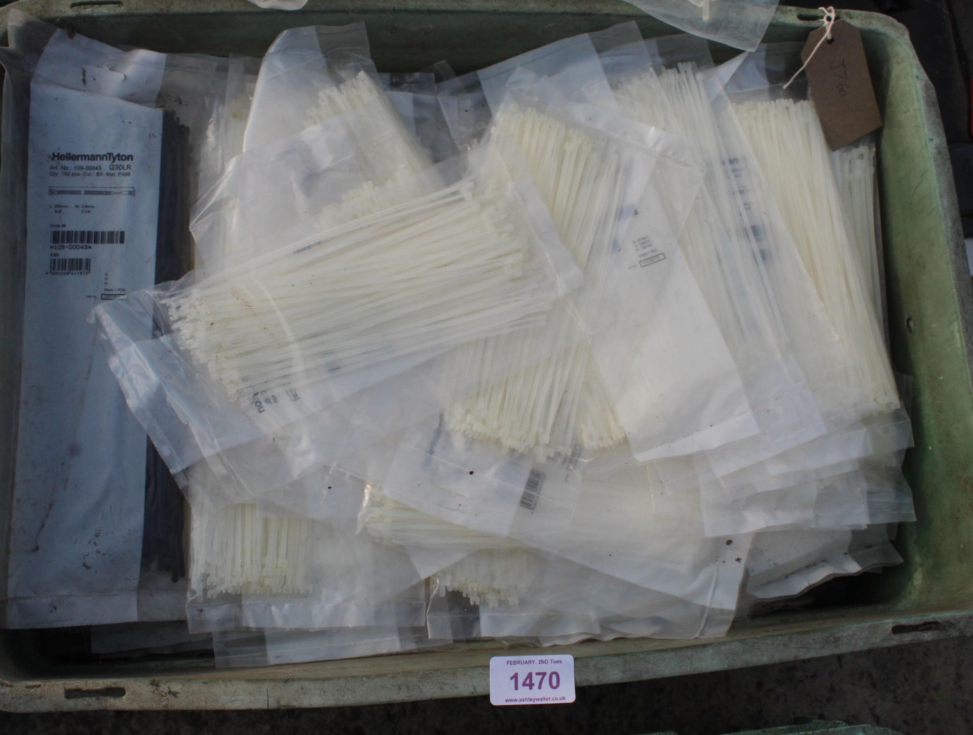 BOX OF CABLE TIES NO VAT