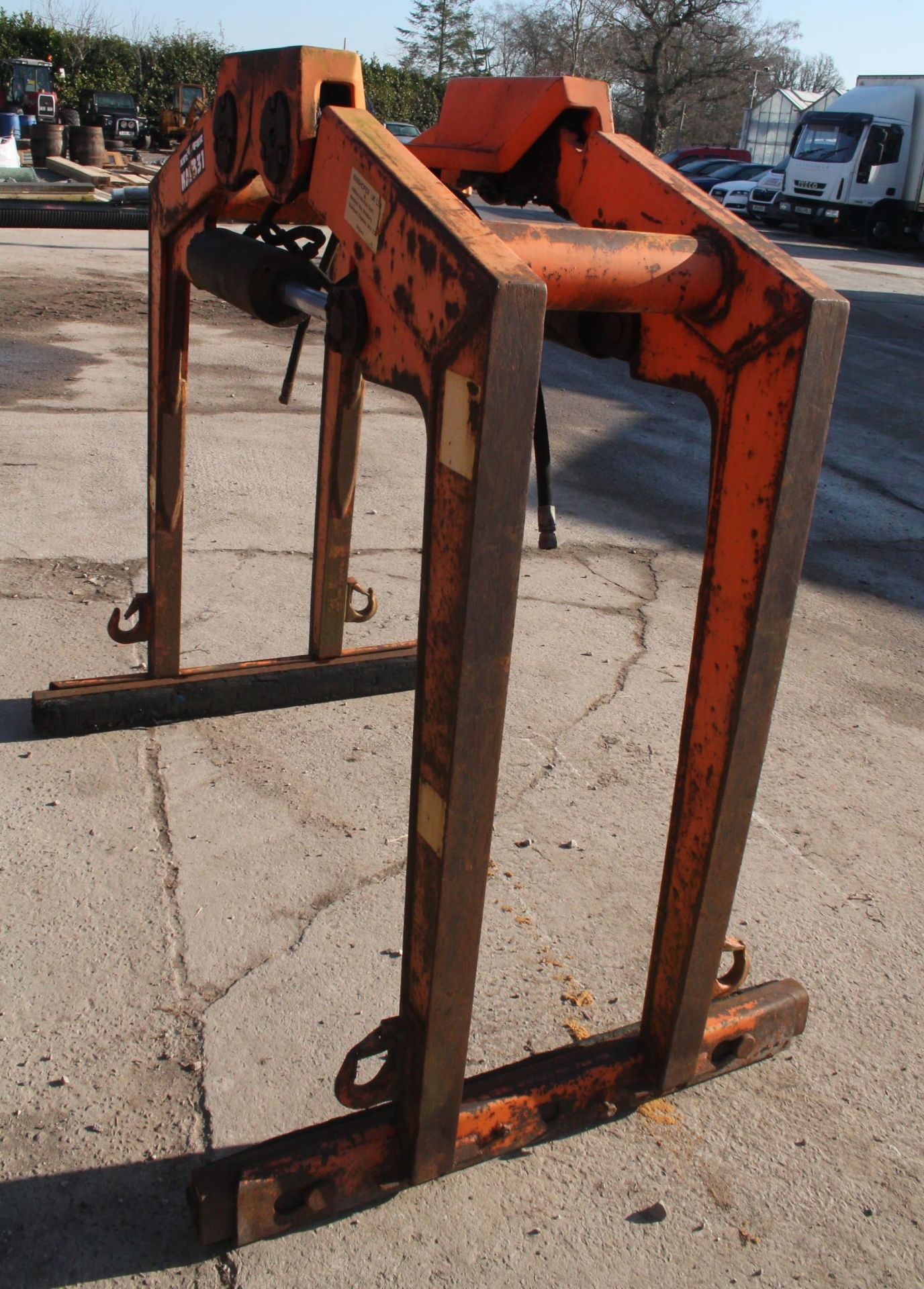 A KINSHOFER KM331 HYDRAULIC BRICK LIFTER PLUS VAT - Image 2 of 2