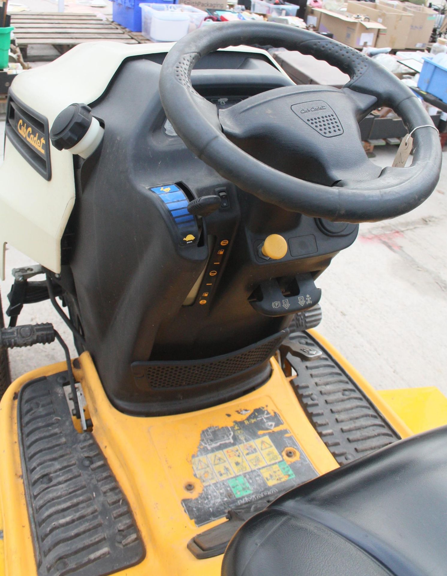 A CUB CADET RIDE ON MOWER WORKING ORDER BUT NO WARRANTY NO VAT - Image 3 of 3