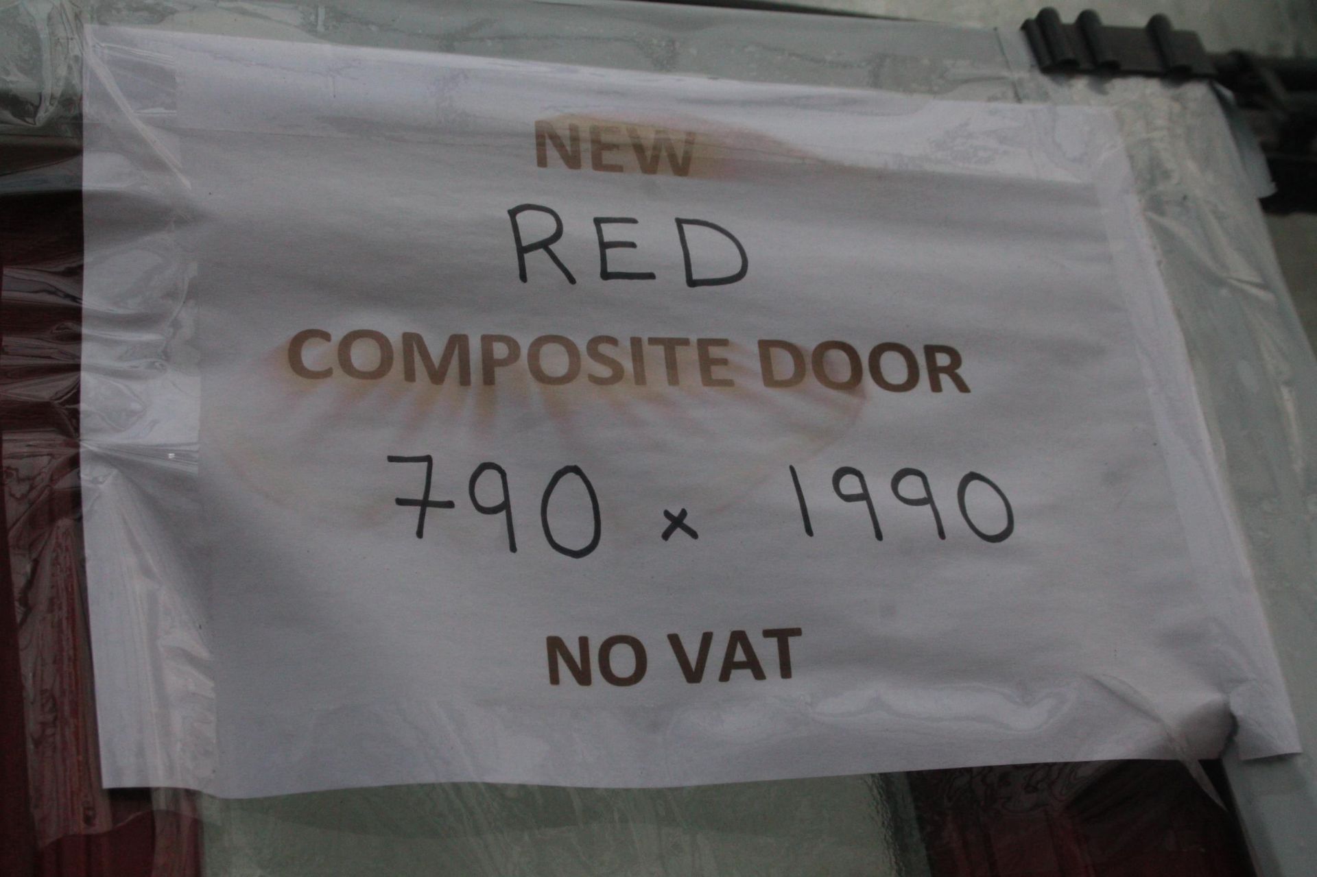 A NEW RED COMPOSITE DOOR AND FRAME 790MM X 1990MM LOCK AND KEYS IN LETTER BOX NO VAT - Bild 2 aus 2