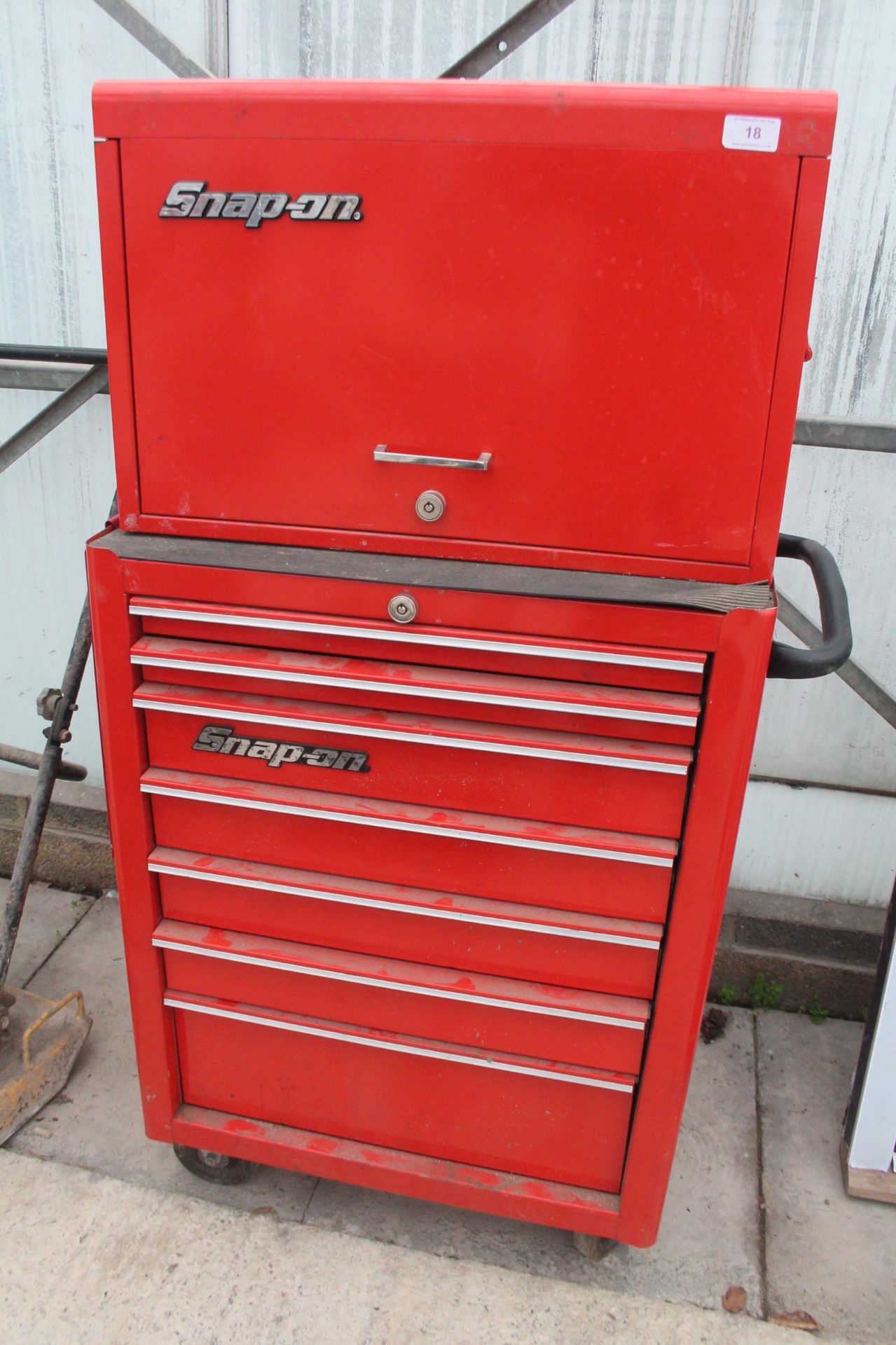 A SNAP ON TOOL CHEST & ROW CAB - KEYS IN THE OFFICE NO VAT