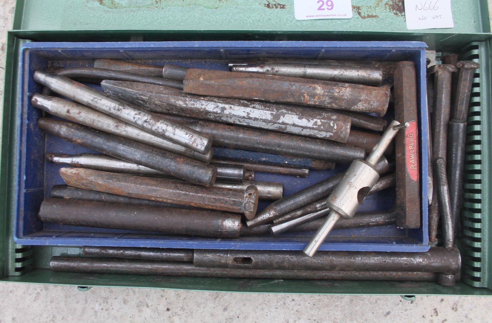 A LARGE QUANTITY OF PUNCHES AND CHISELS NO VAT