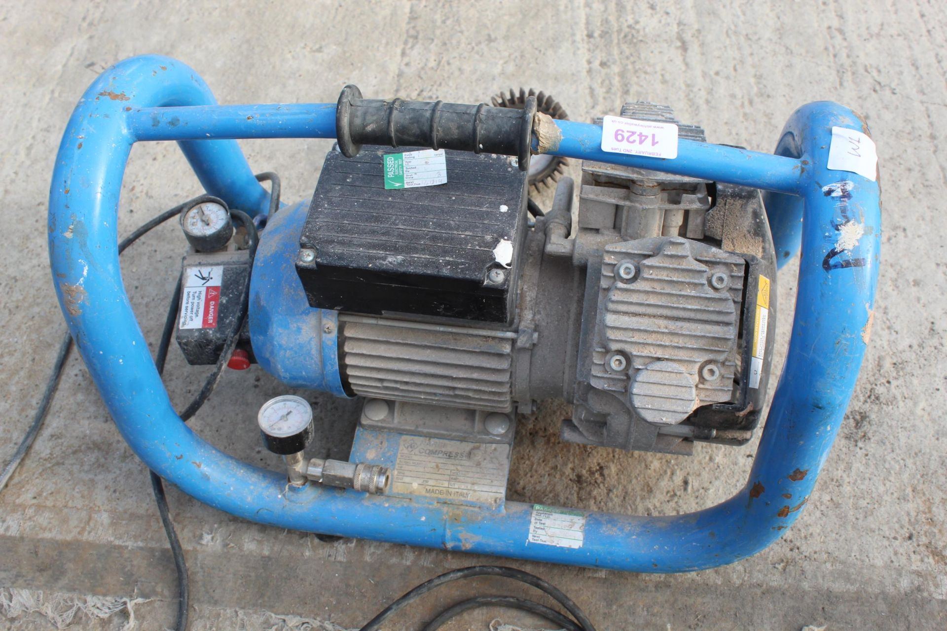 A COMPRESSOR MADE IN ITALY + VAT - Image 2 of 2