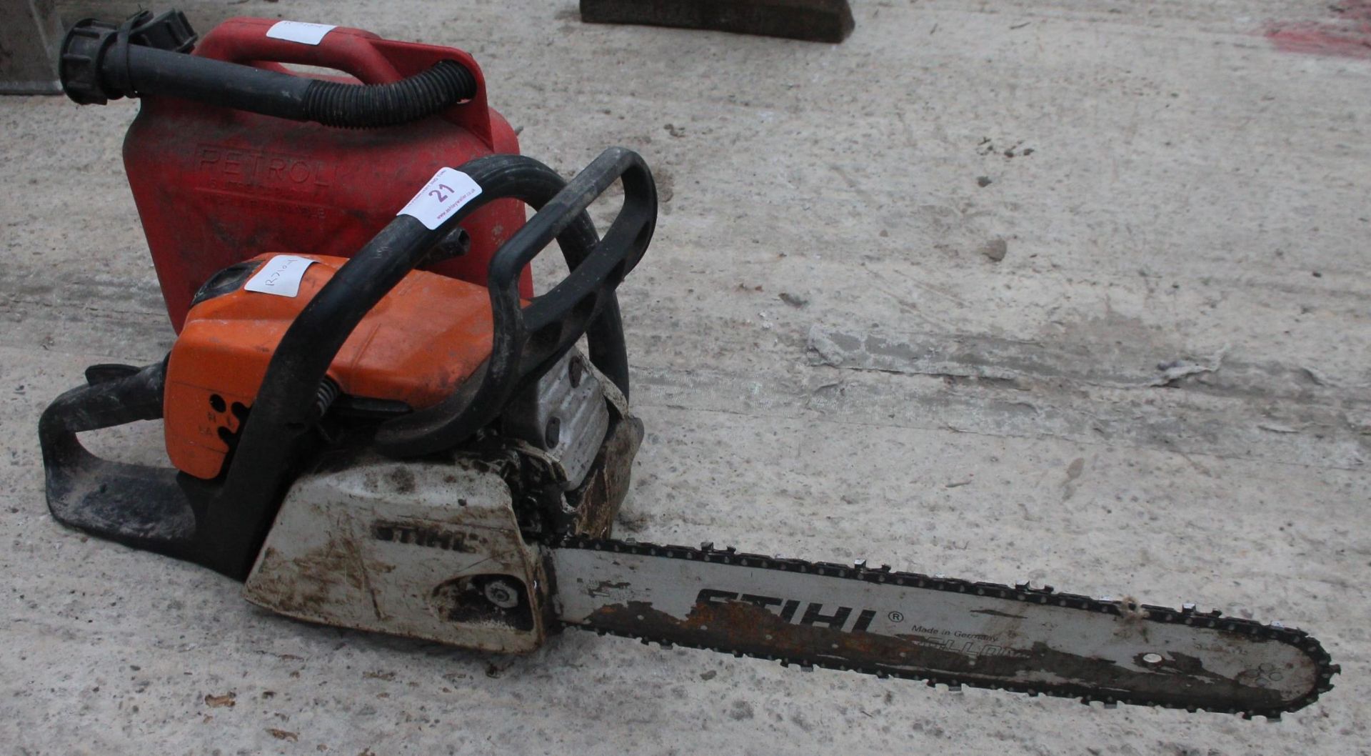 A STIHL M5181 CHAINSAW & FUEL CAN NO VAT - Image 2 of 2