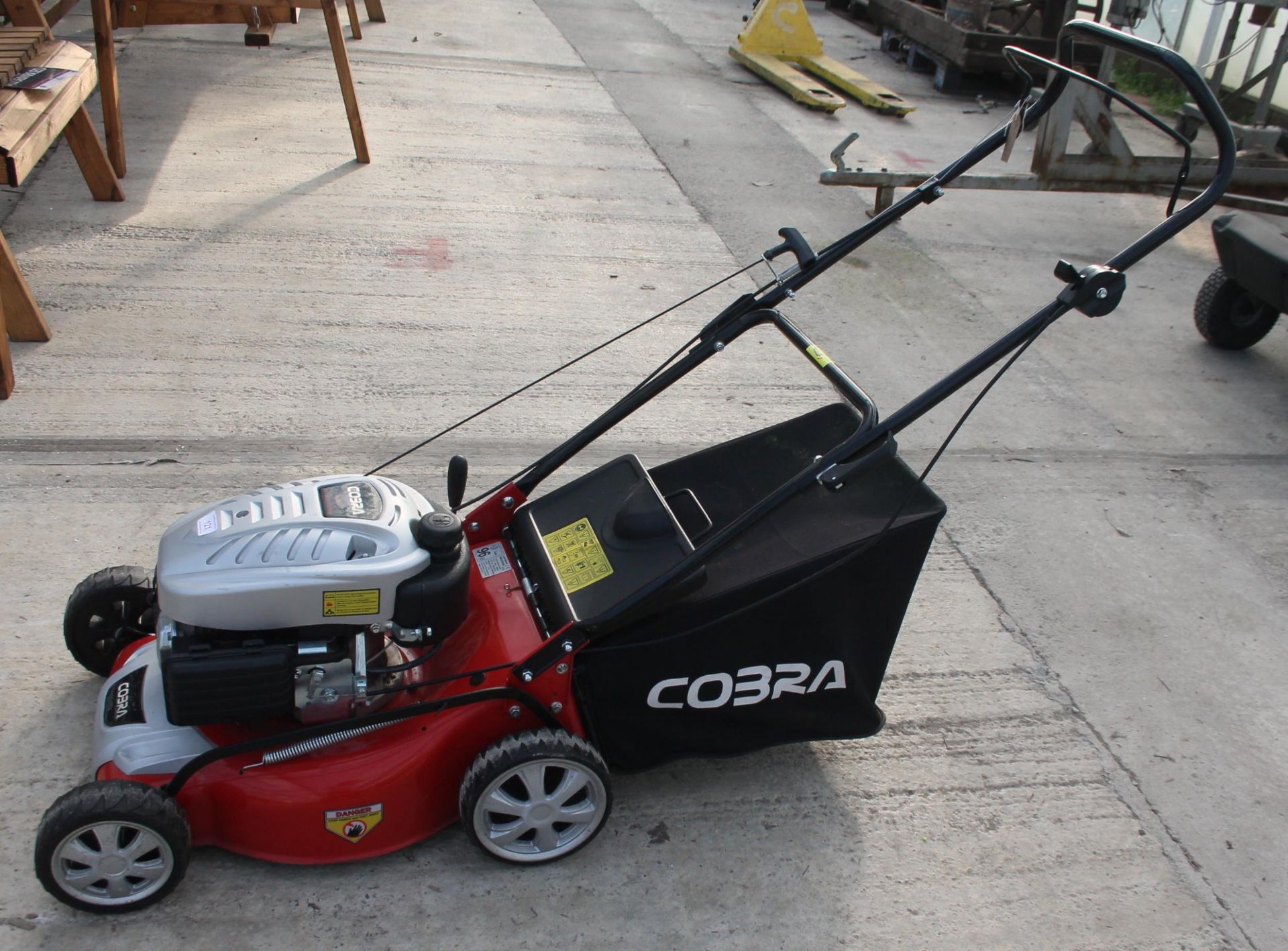 A CORBA DG450V LAWN MOWER NO VAT