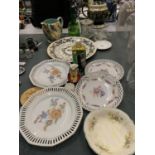 A MIXED LOT TO INCLUDE DECORATIVE PLATES, A SILVER PLATED AND GLASS PRESERVE POT, A SADLER JUG, ETC