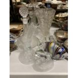 VARIOUS ITEMS OF GLASSWARE TO INCLUDE A BIRD MODEL, HORSE FIGURE, MURANO FISH (A/F), VASES,