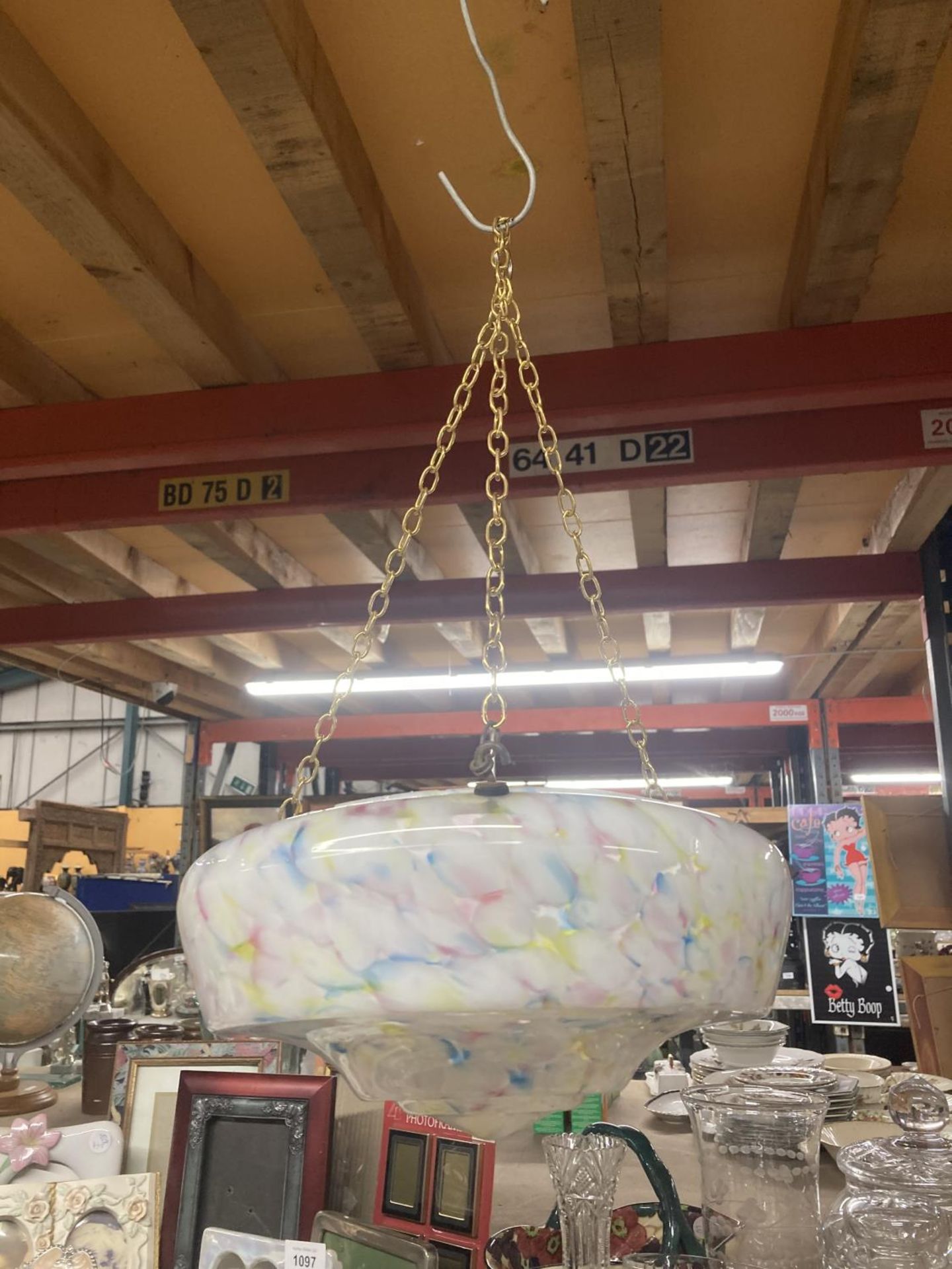 A VINTAGE MOTTLED GLASS CEILING LIGHT SHADE