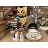 A MIXED LOT TO INCLUDE A LARGE METAL OWL, DOG SALT AND PEPPER SET AND A VINTAGE CUP AND SAUCER