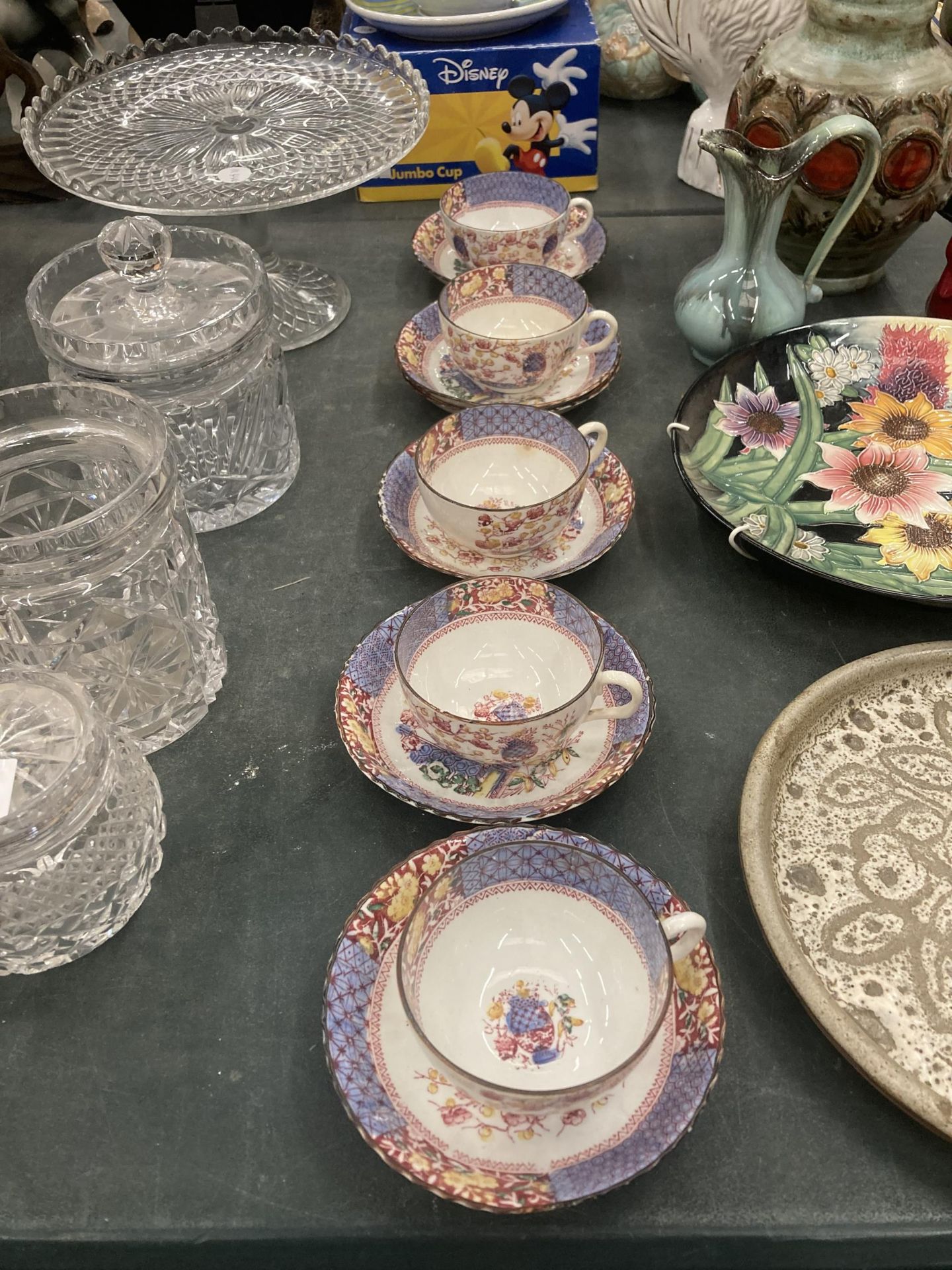 FIVE VINTAGE CHINA CUPS AND SAUCERS
