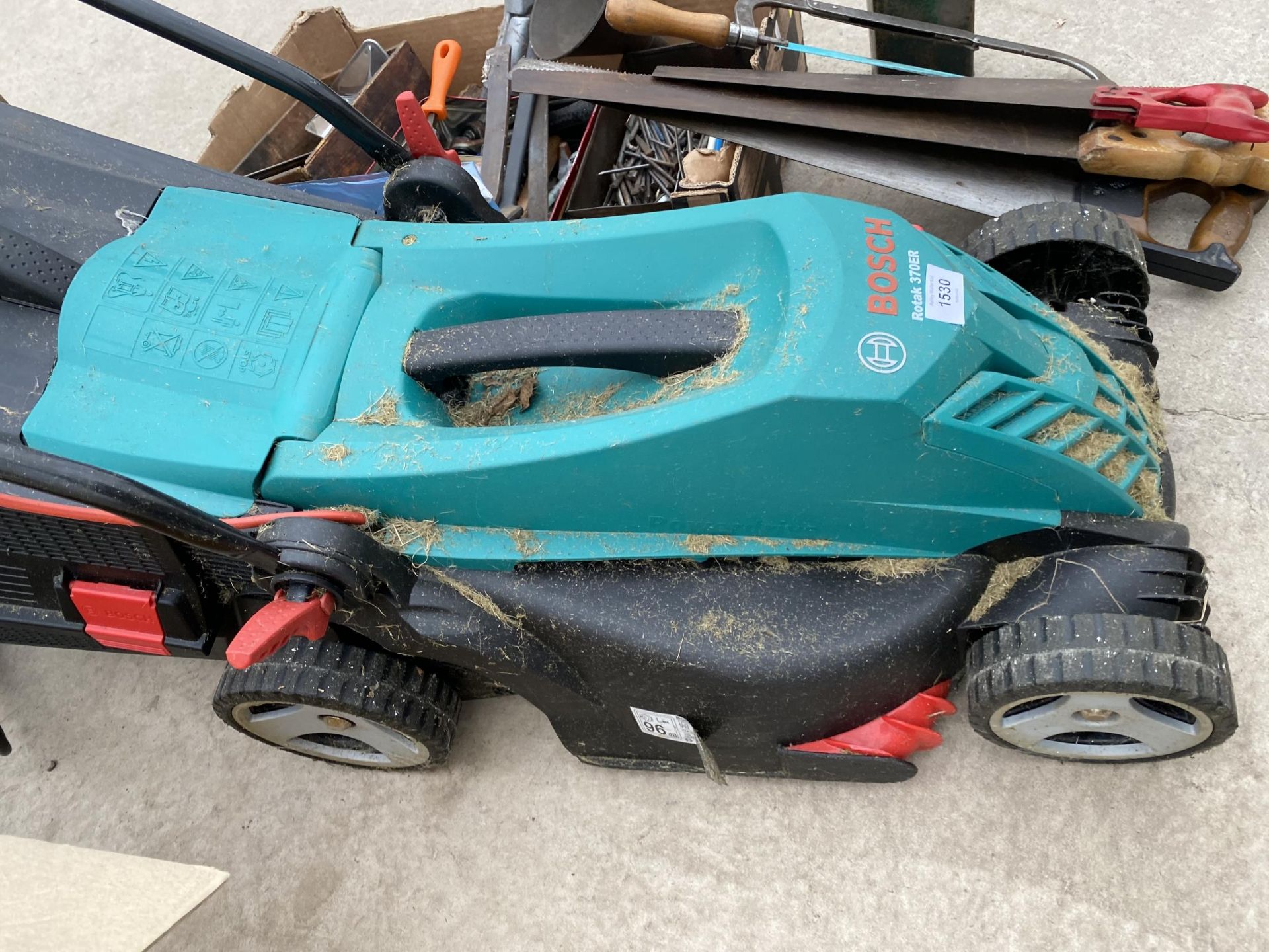 A BOSCH ROTAK 370ER ELECTRIC LAWN MOWER WITH GRASS BOX - Image 2 of 2