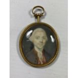 AN ANTIQUE 18TH/19TH CENTURY HAND PAINTED PORTRAIT MINIATURE IN GILT FRAME, LENGTH 5.5CM