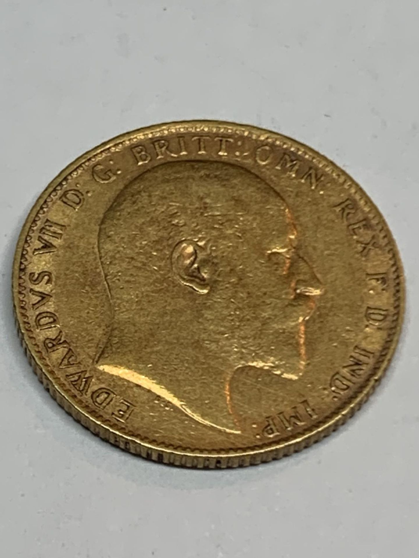 AN EDWARD VII 1904 GOLD SOVEREIGN WITH EPHEMERA - Image 2 of 3