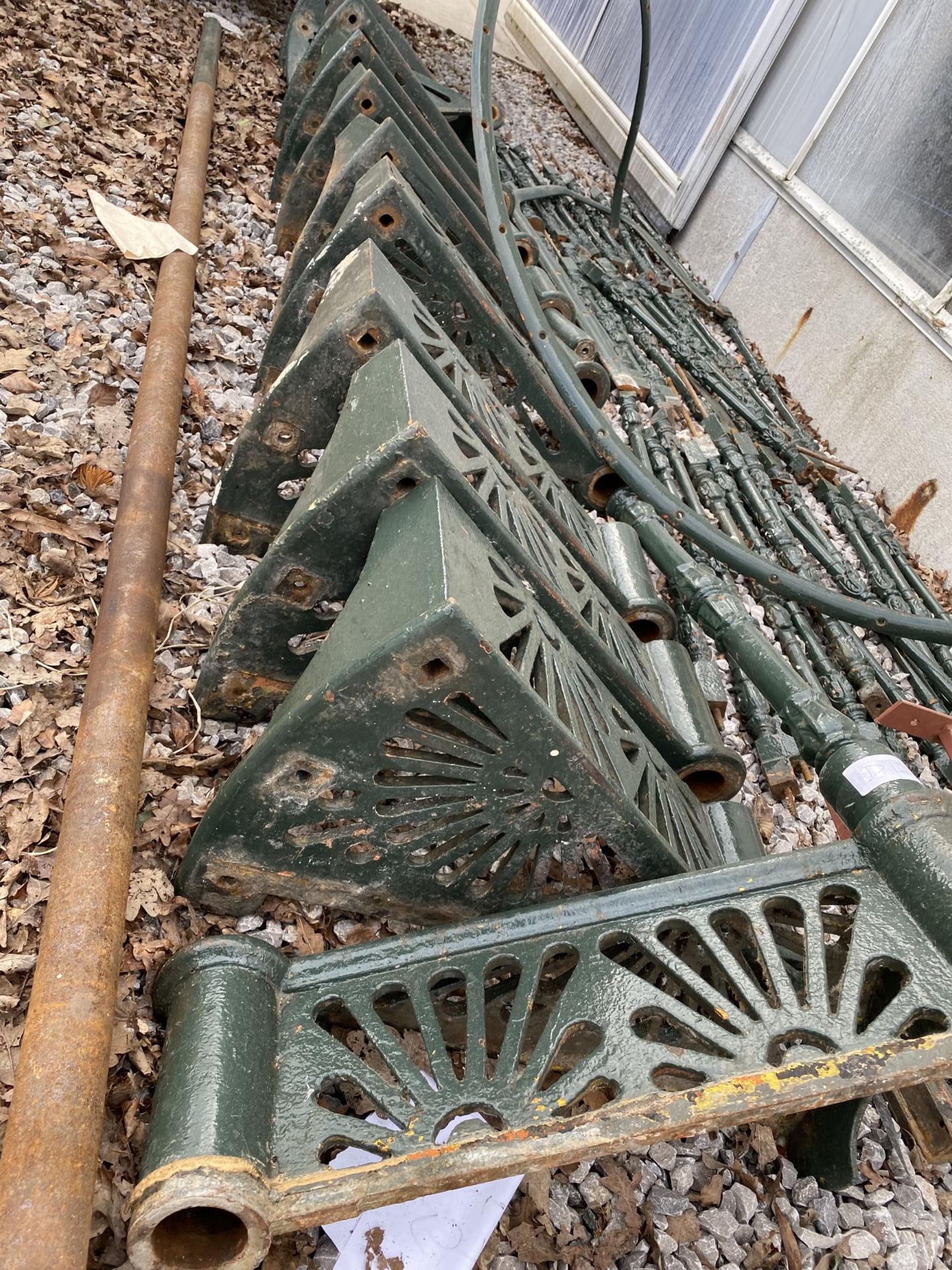 A BELIEVED COMPLETE VINTAGE CAST IRON SPIRAL STAIRCASE WITH HANDRAIL AND RODS - Image 3 of 4