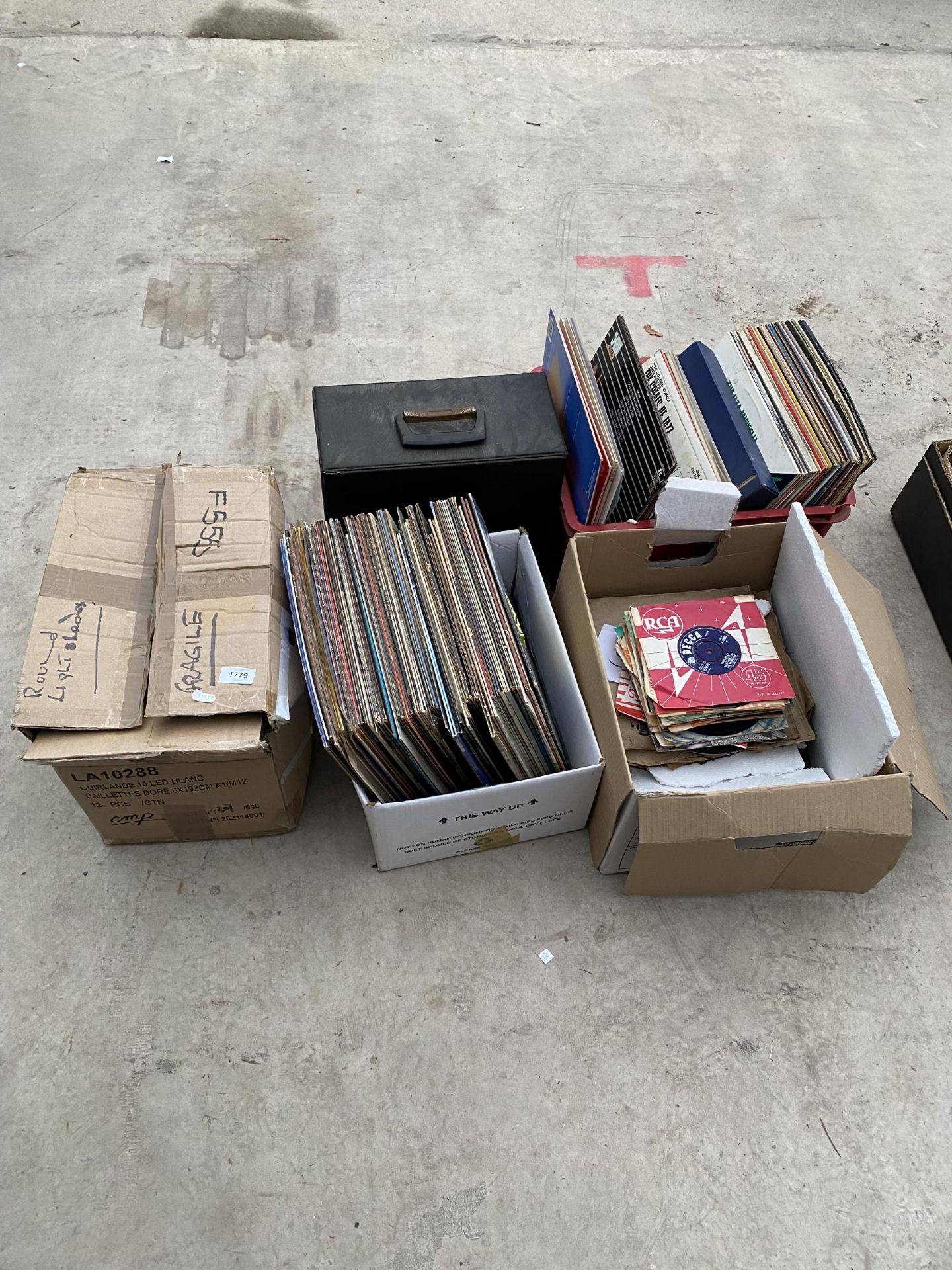 A LARGE ASSORTMENT OF LP RECORDS