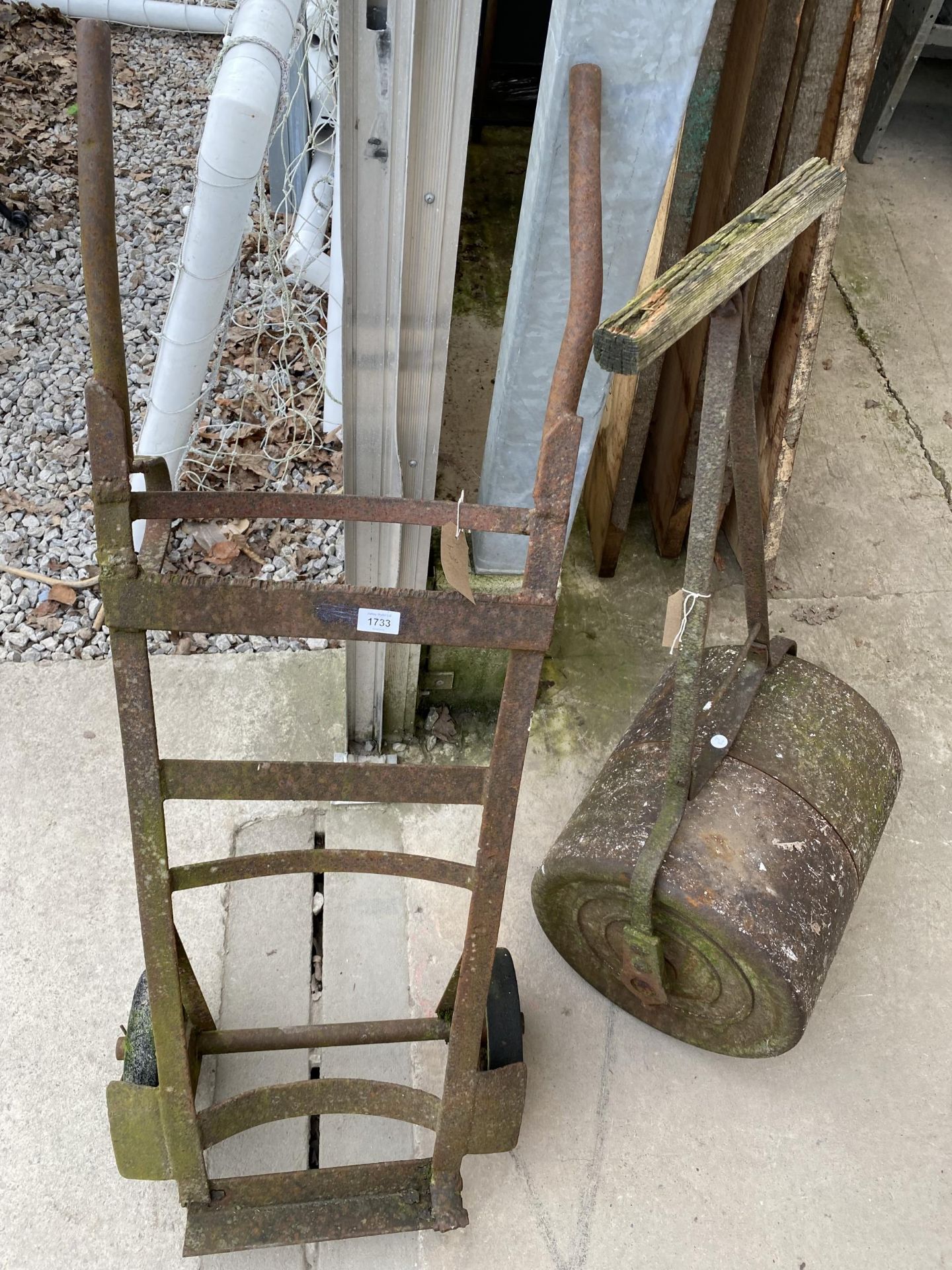 A VINTAGE METAL SACK TRUCK AND A GARDEN ROLLER - Image 2 of 3