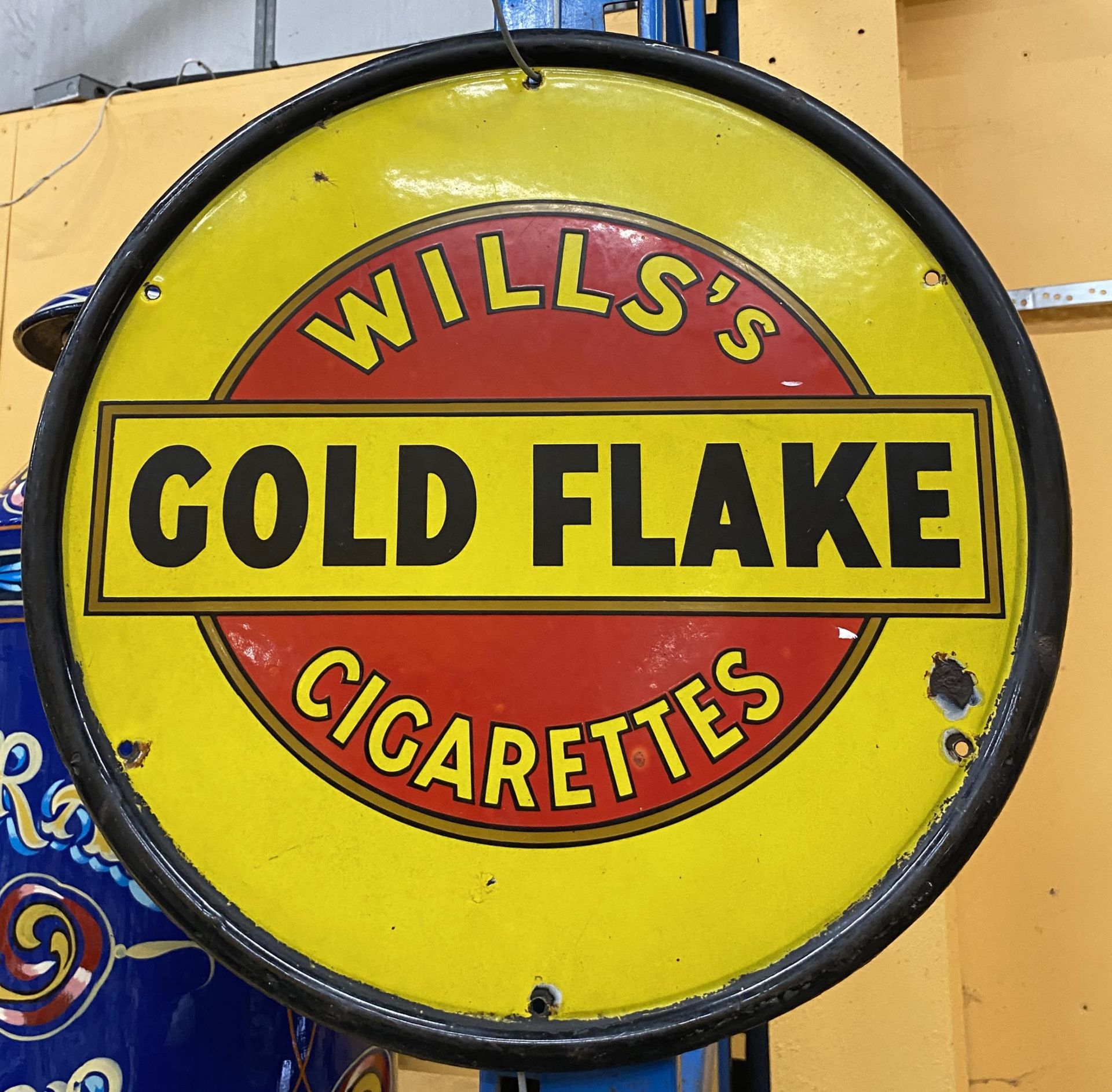 A VINTAGE WILL'S GOLD FLAKE CIGARETTES ENAMEL CIRCULAR SIGN, DIAMETER 46CM