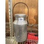 A SMALL STAINLESS STEEL LIDDED CHURN WITH CARRYING HANDLE (H:24CM)
