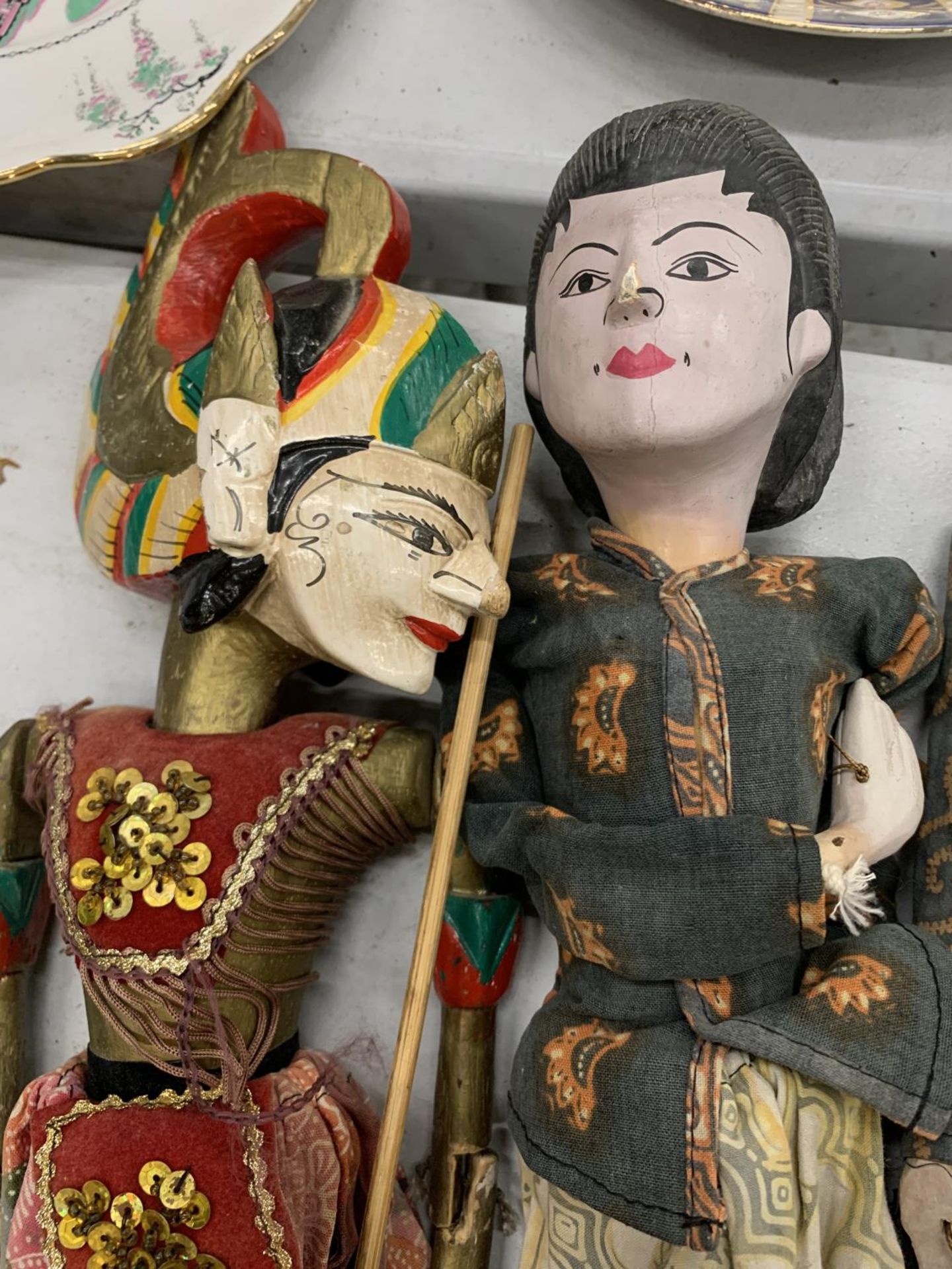 THREE VINTAGE 'WAYANG GOLEK' STYLE INDONESIAN 'STICK' PUPPETS - Image 2 of 2