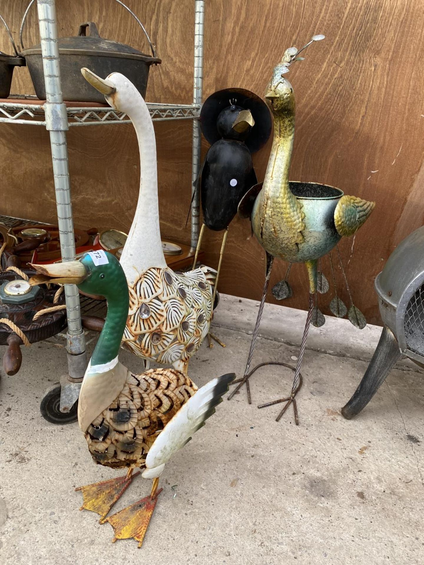 AN ASSORTMENT OF METAL GARDEN BIRD FIGURES