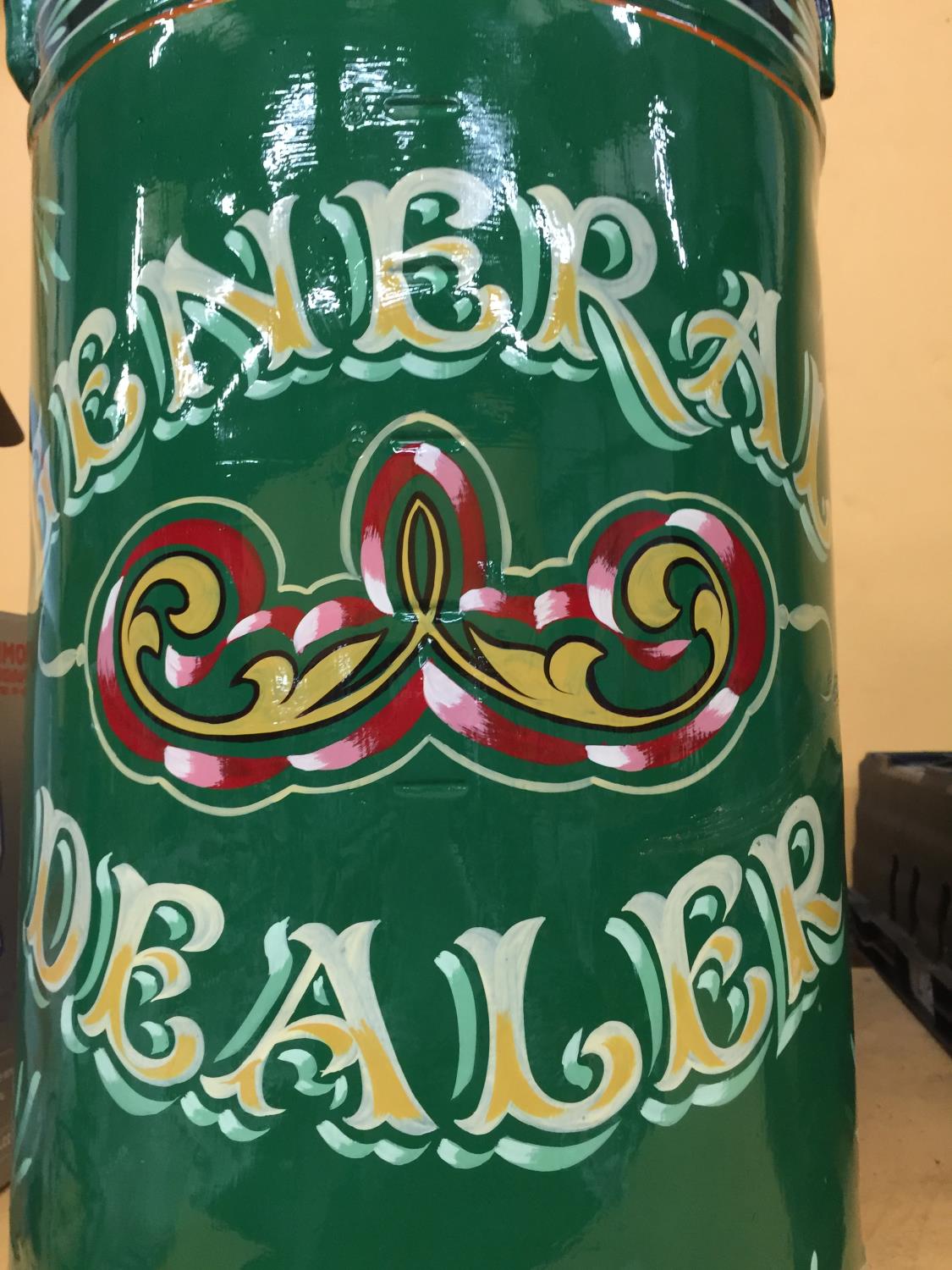 A HANDPAINTED GYPSY MILK CHURN IN THE 'APPLEBY STALLION' DESIGN HEIGHT 72CM SIGNED - Image 7 of 8